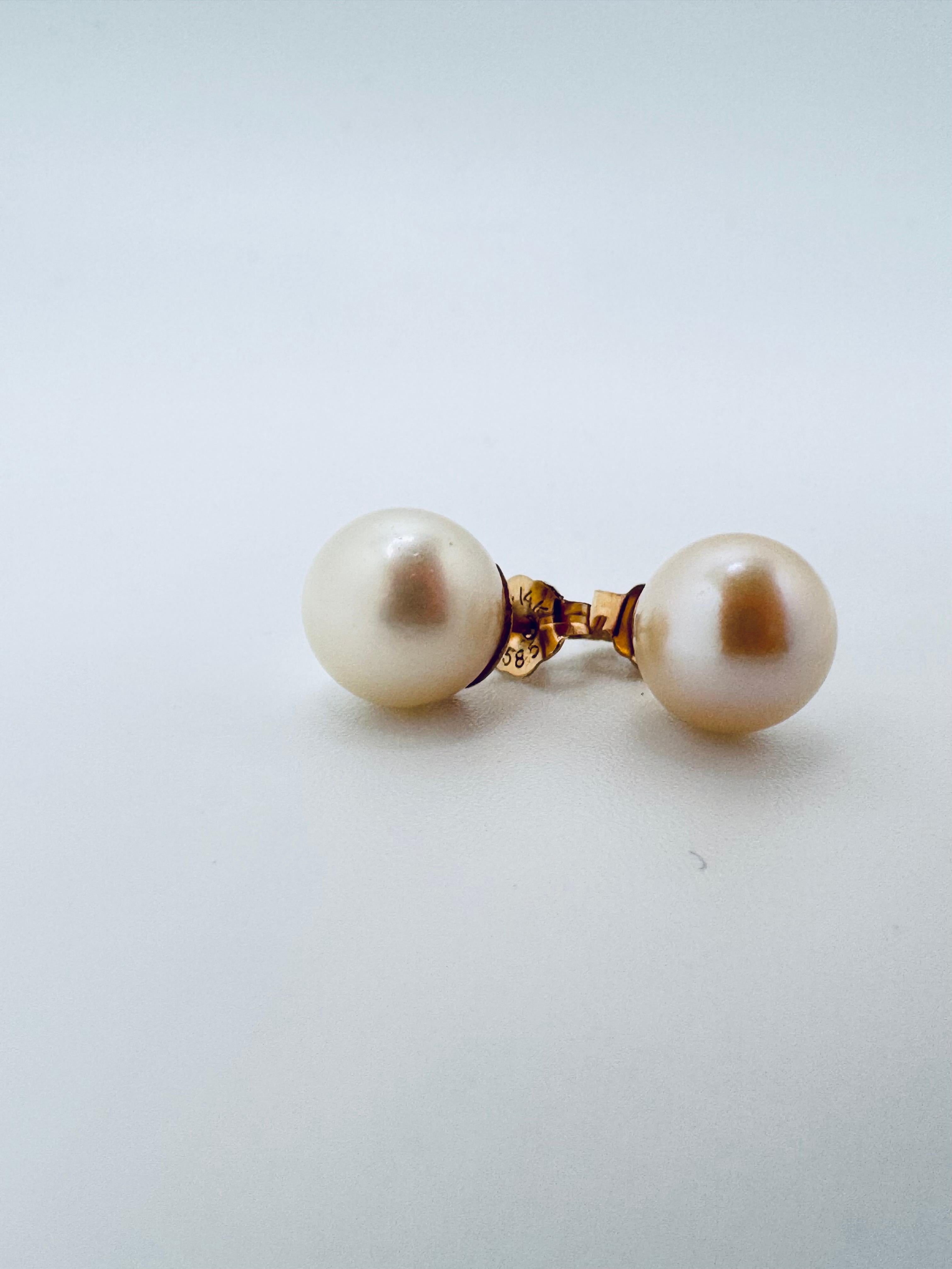 Boucles d'oreilles en or jaune 14K avec perles d'Akoya Unisexe en vente