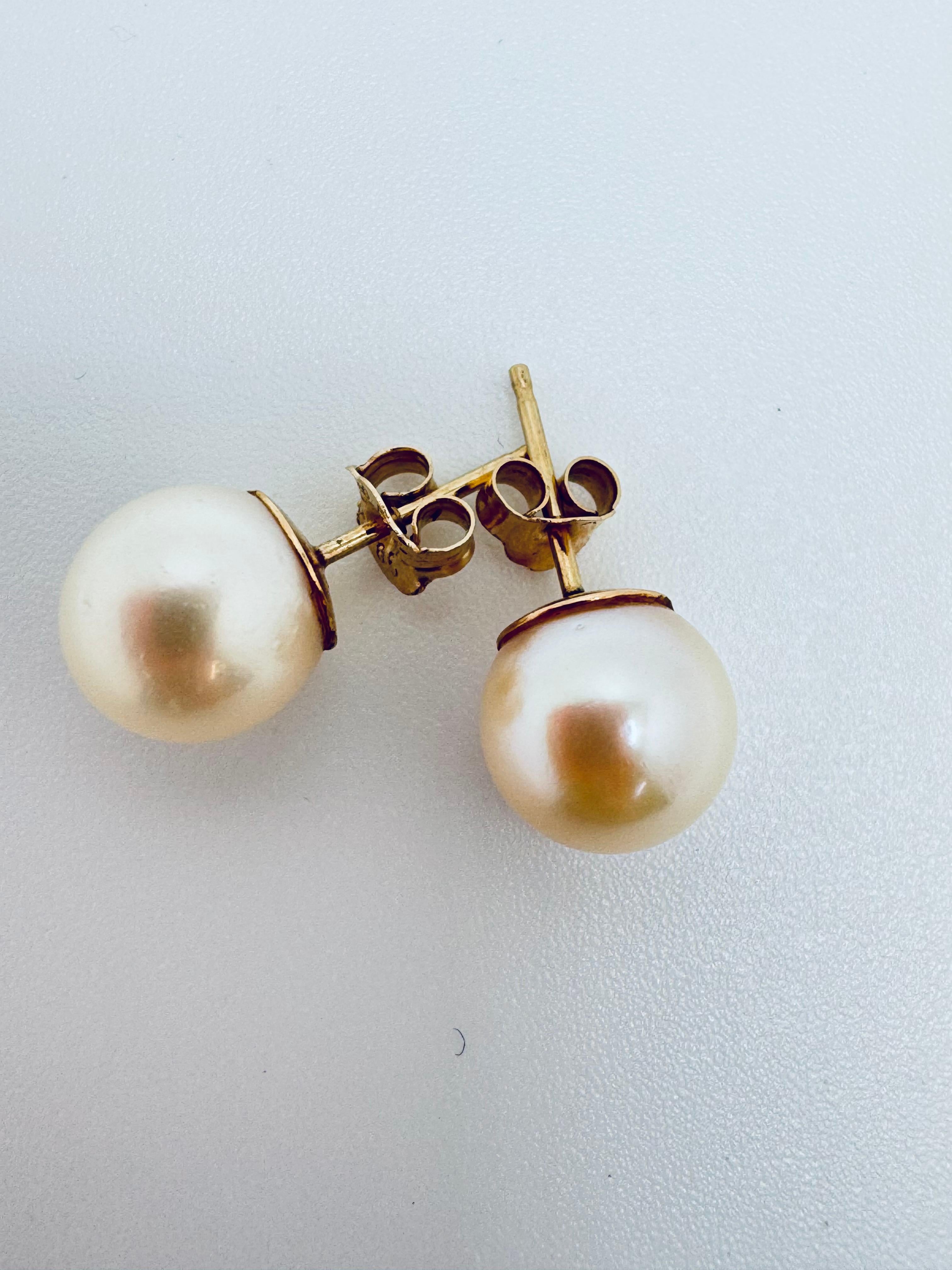 Boucles d'oreilles en or jaune 14K avec perles d'Akoya en vente 1
