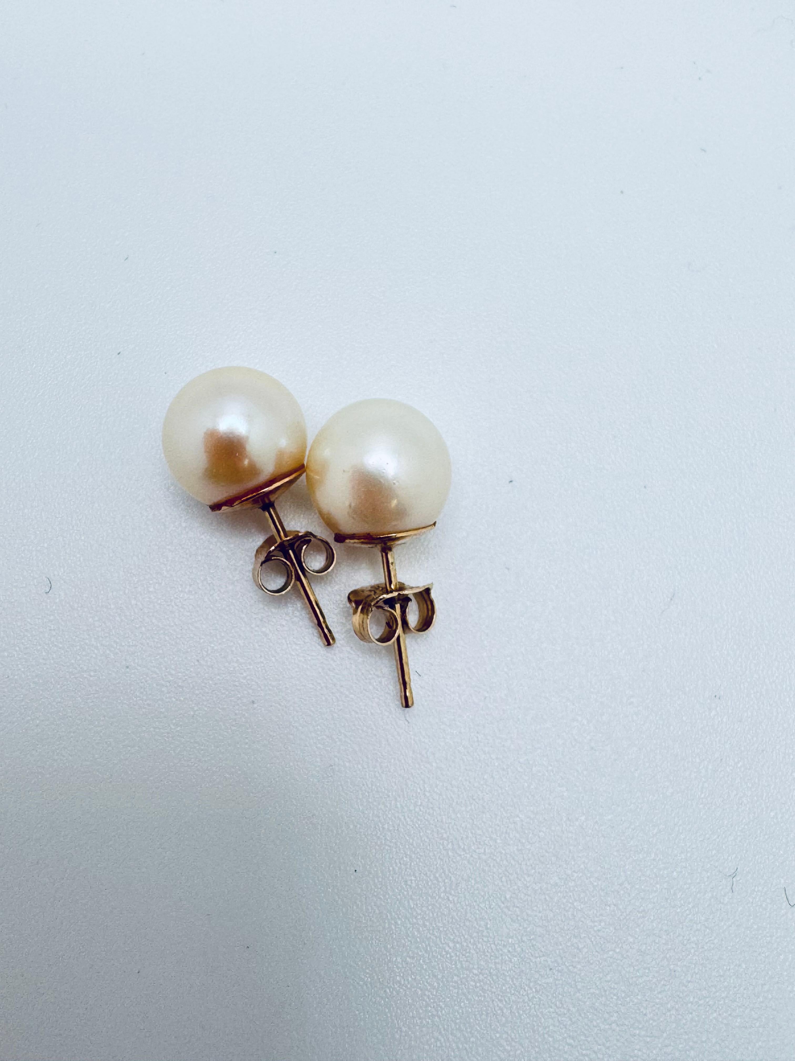 Boucles d'oreilles en or jaune 14K avec perles d'Akoya en vente 2