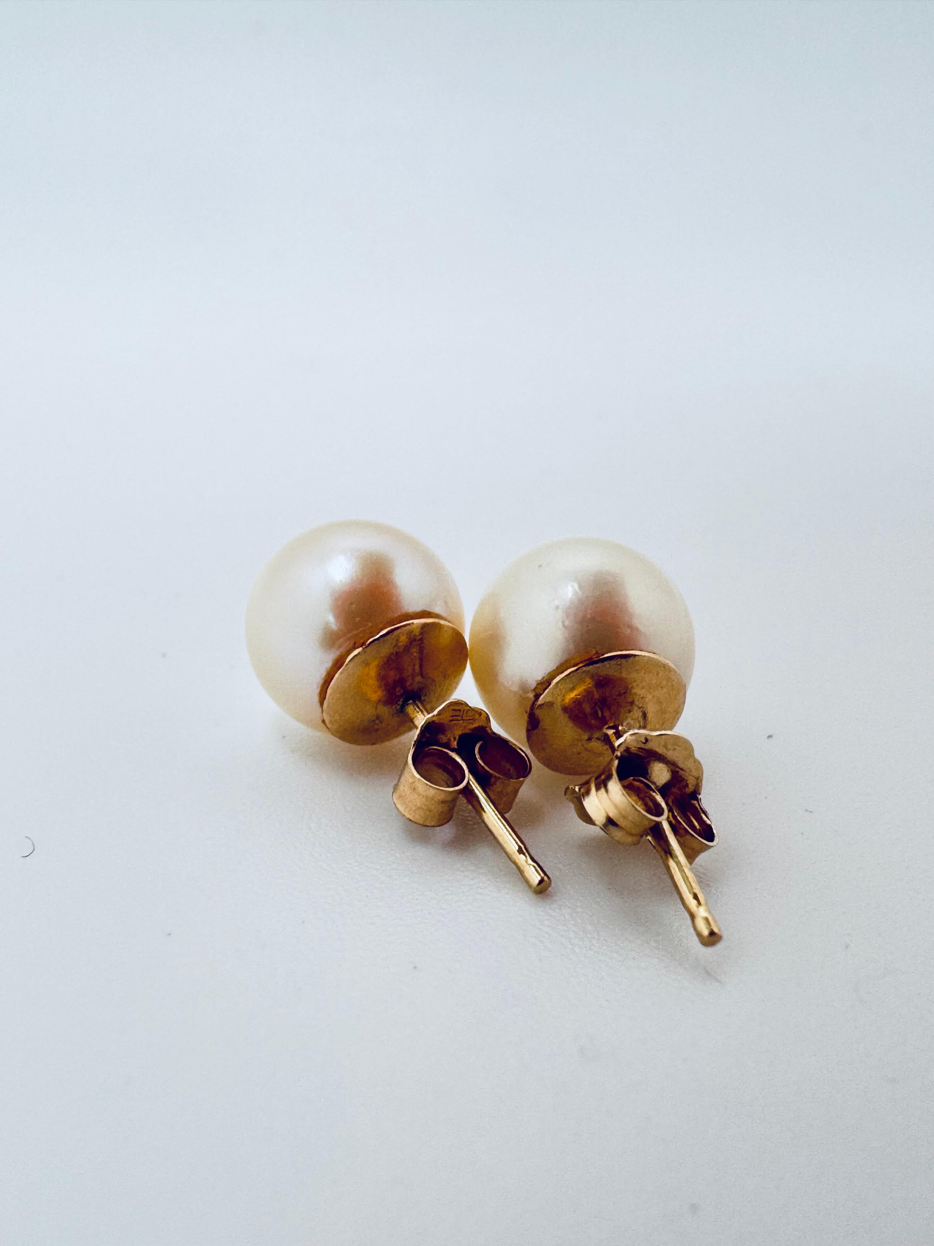 Boucles d'oreilles en or jaune 14K avec perles d'Akoya en vente 3