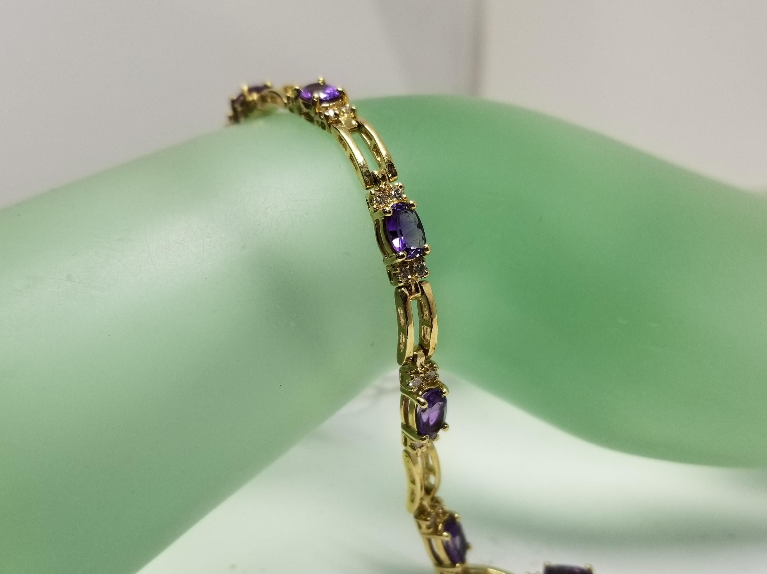 14 Karat Yellow Gold Amethyst and Diamond Bracelet In New Condition For Sale In Los Angeles, CA