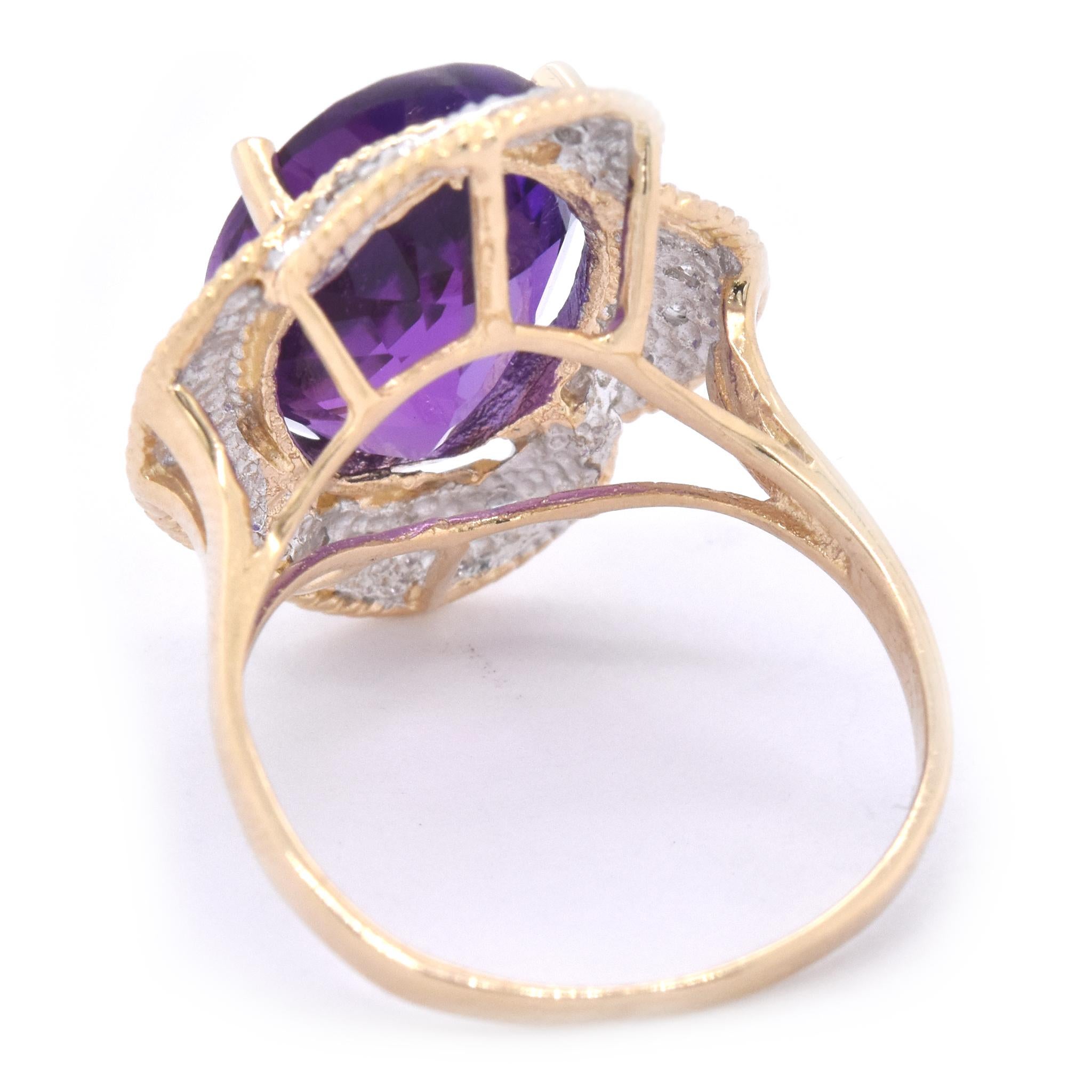 14 Karat Yellow Gold Amethyst and Diamond Ring In Excellent Condition For Sale In Scottsdale, AZ