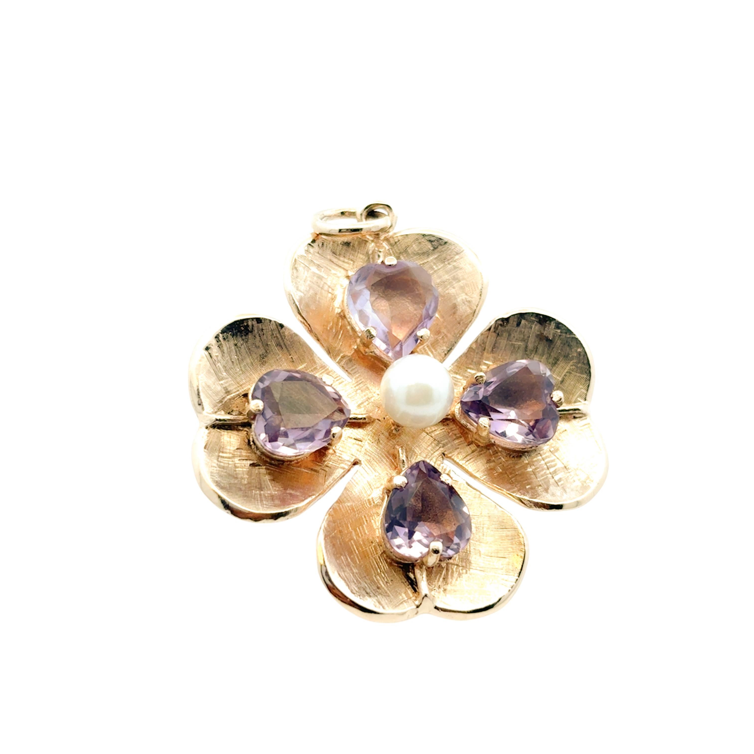 Moderne Pendentif trèfle en or jaune 14K avec améthyste et perle en vente