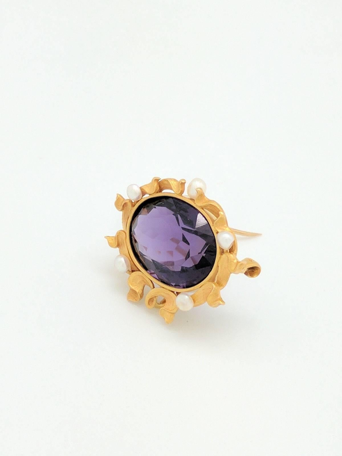 14 Karat Yellow Gold Amethyst and Seed Pearl Brooch Pin For Sale 2