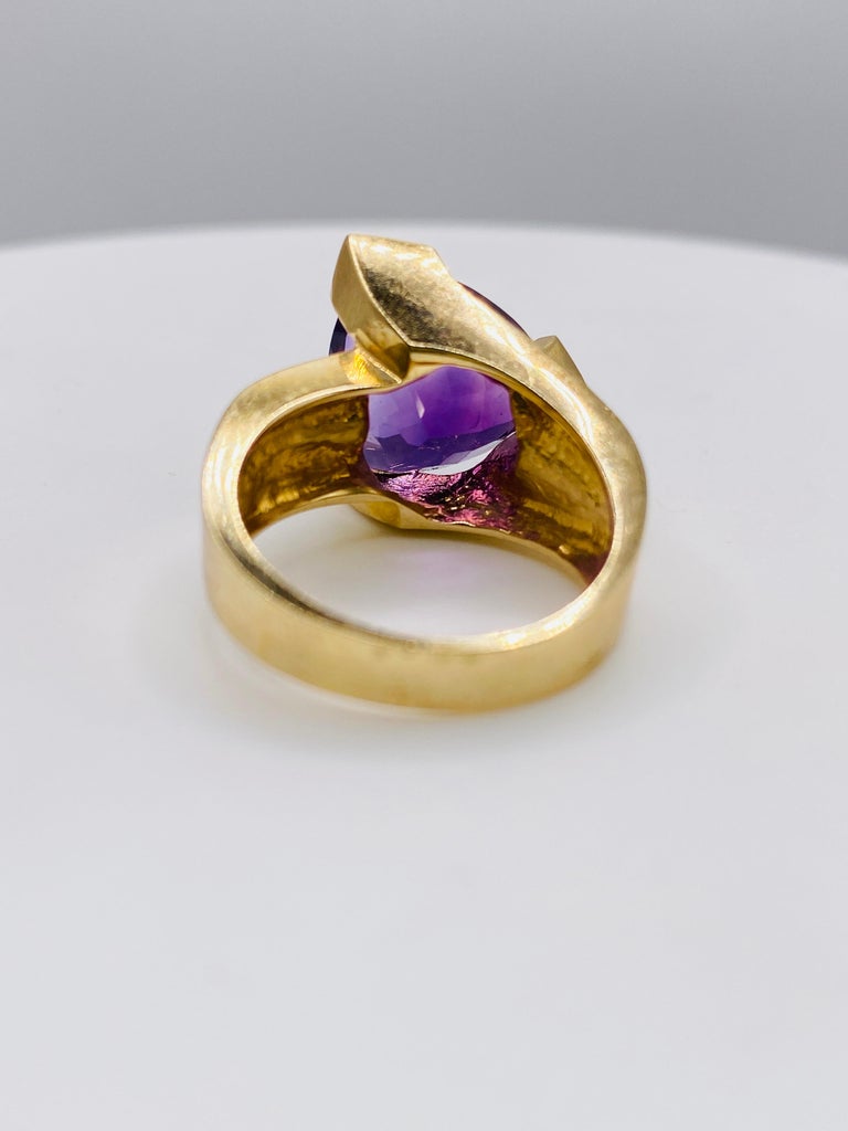 7.5 Carat Amethyst Yellow Gold Cocktail Ring For Sale 1