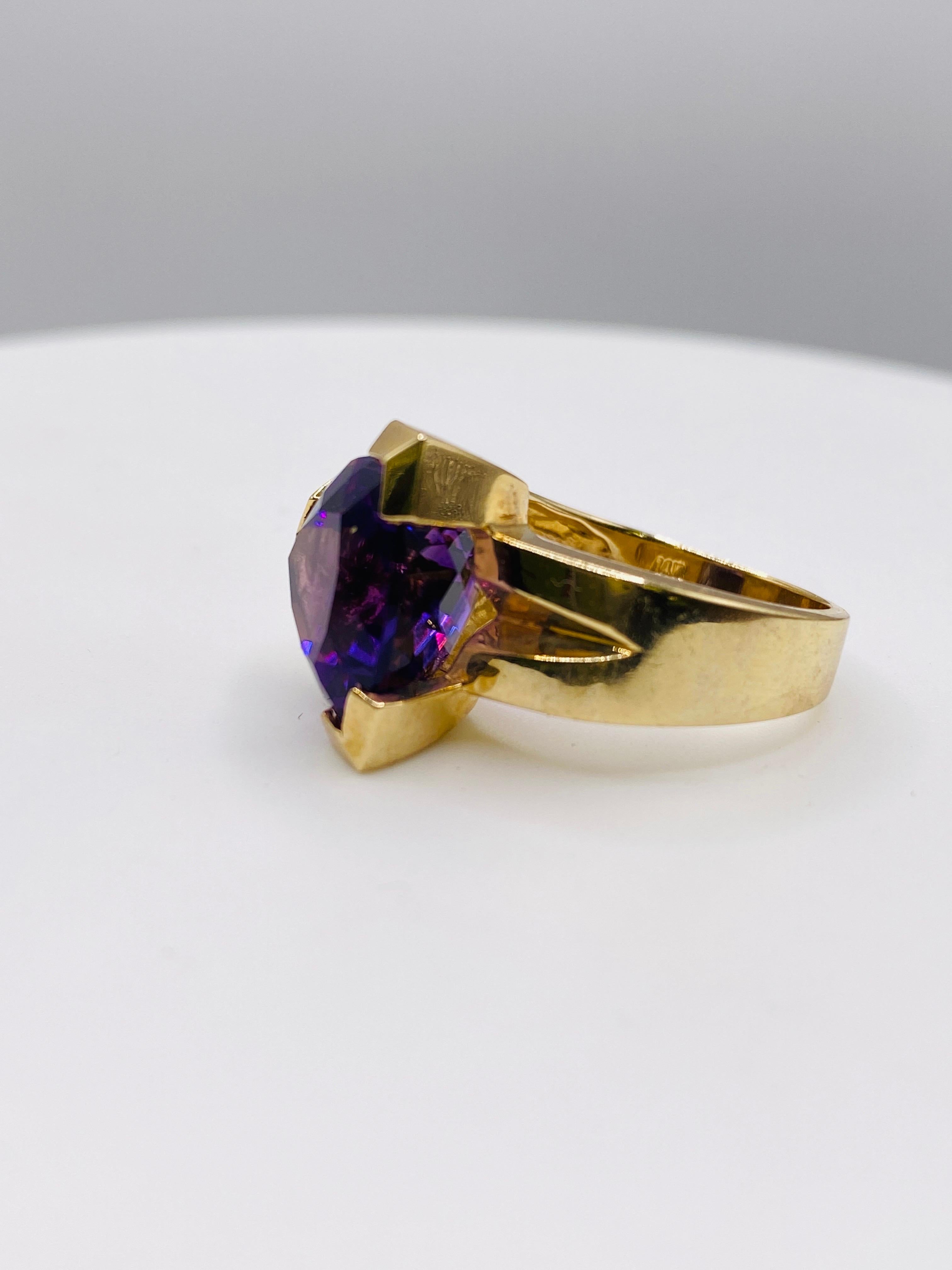 7.5 Carat Amethyst Yellow Gold Cocktail Ring 2