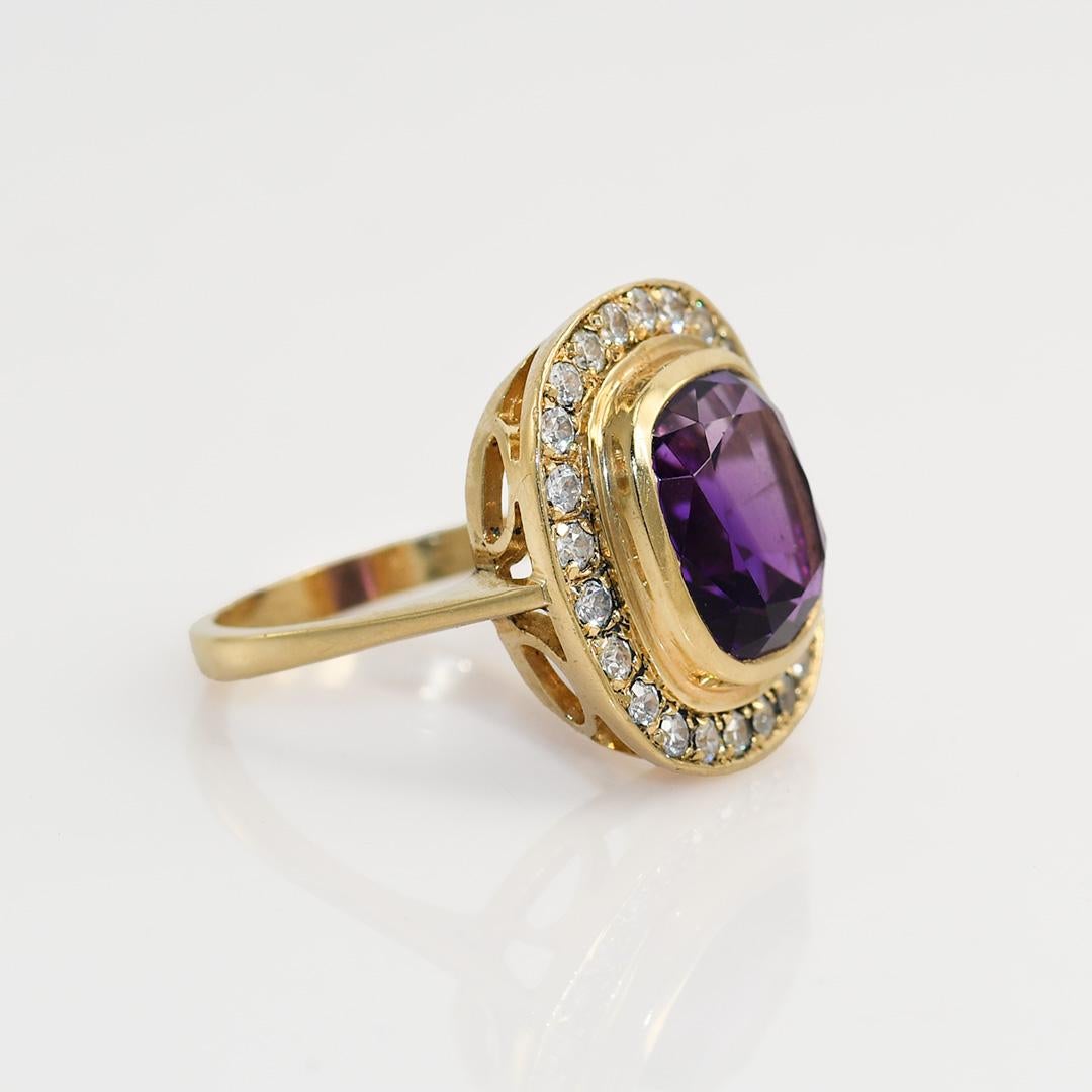 14K Yellow Gold Amethyst & CZs Ring-5.2gr In Excellent Condition For Sale In Laguna Beach, CA