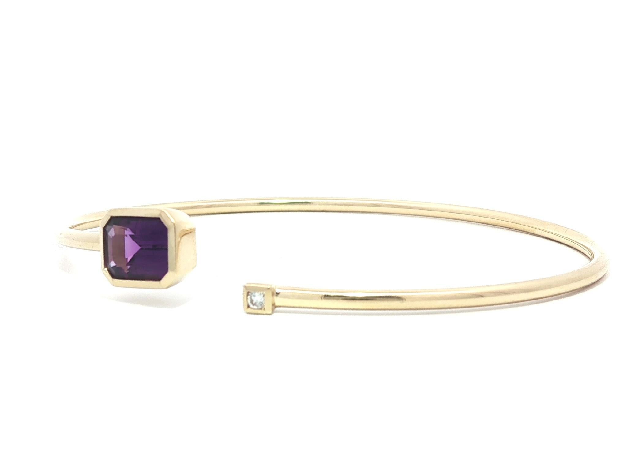 Taille émeraude Bracelet manchette ouverte en or jaune 14k avec améthyste et diamant en vente