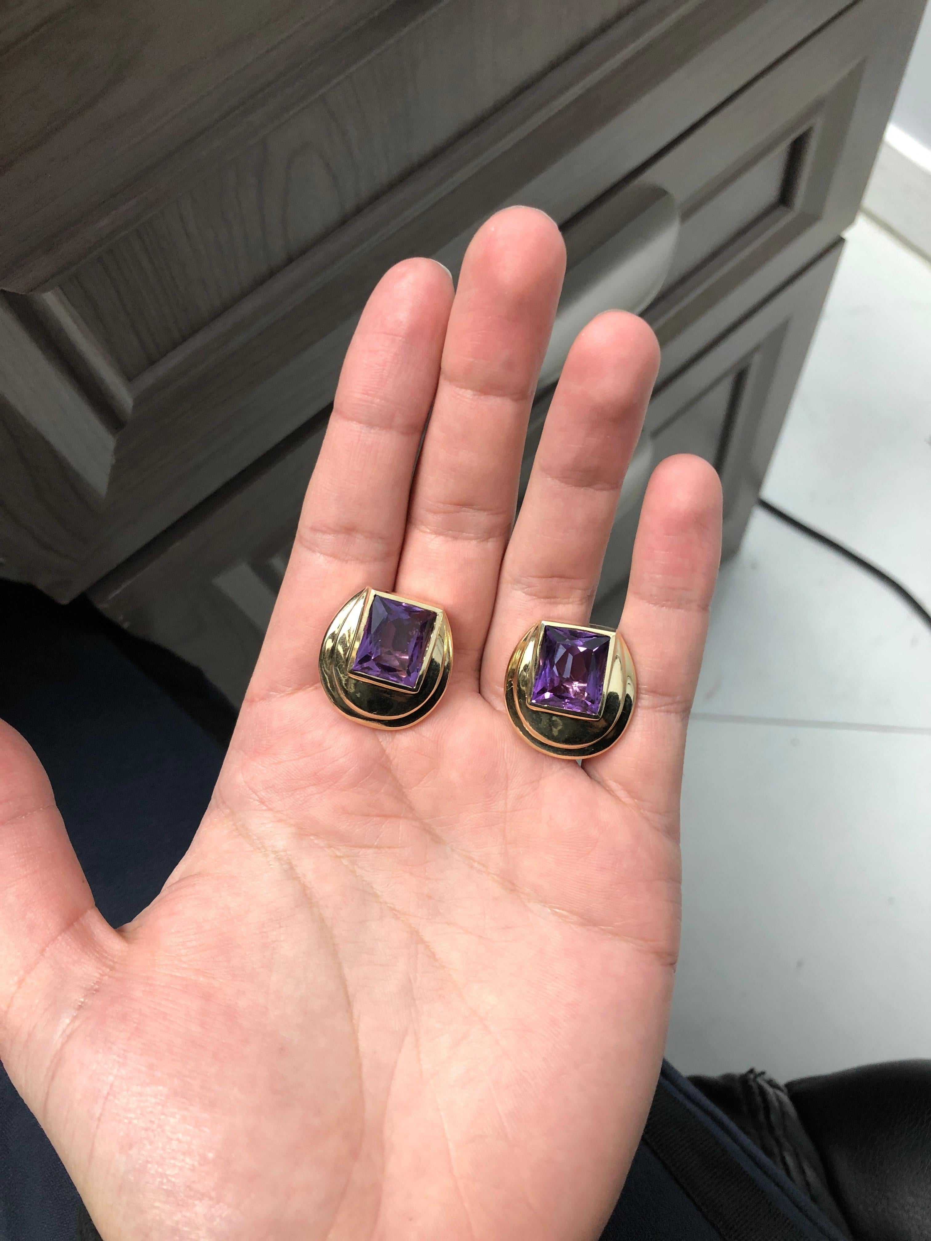 14 Karat Yellow Gold Amethyst Earrings In Good Condition For Sale In New York, NY