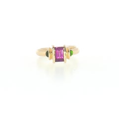 14K Yellow Gold Amethyst & Green Tourmaline Cabochon in 3-Stone Ring SZ6.5