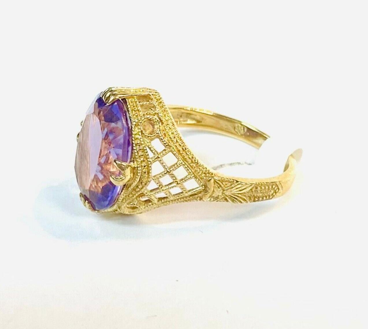 Contemporary 14K Yellow Gold Amethyst Ring Approximately 5 Carats For Sale
