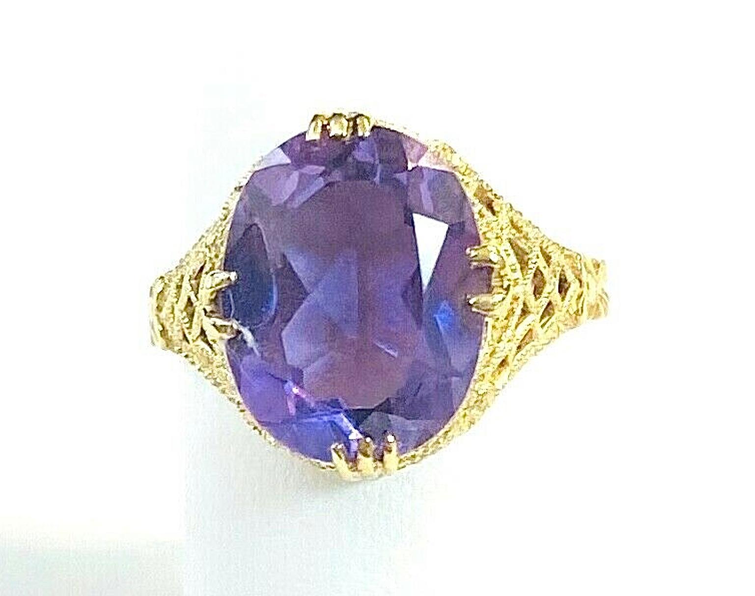 14K Yellow Gold Amethyst Ring Approximately 5 Carats In Good Condition For Sale In Bradenton, FL