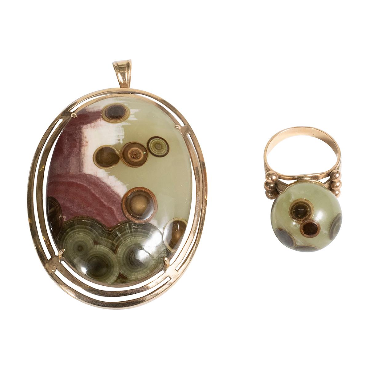 14K yellow gold and agate jewelry set comprising: 1.) A ladies' cocktail ring (Interior diameter 5/8