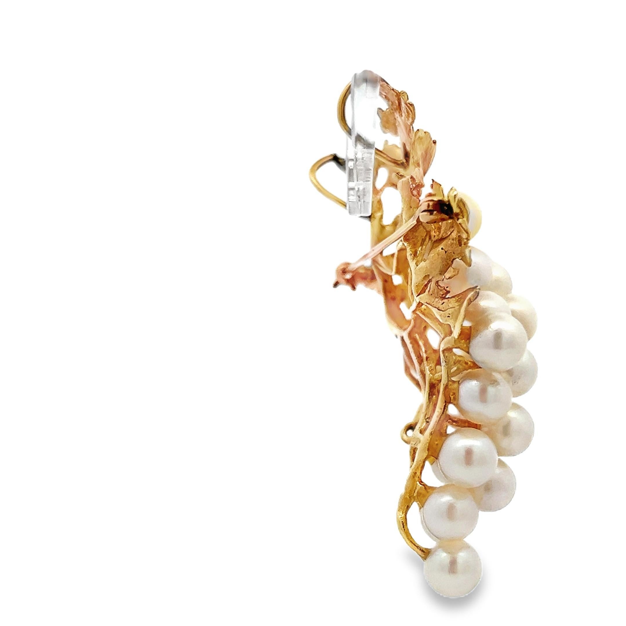 Spilla/pendente in oro giallo 14k e perle Akoya da 5 mm a grappolo in vendita 1