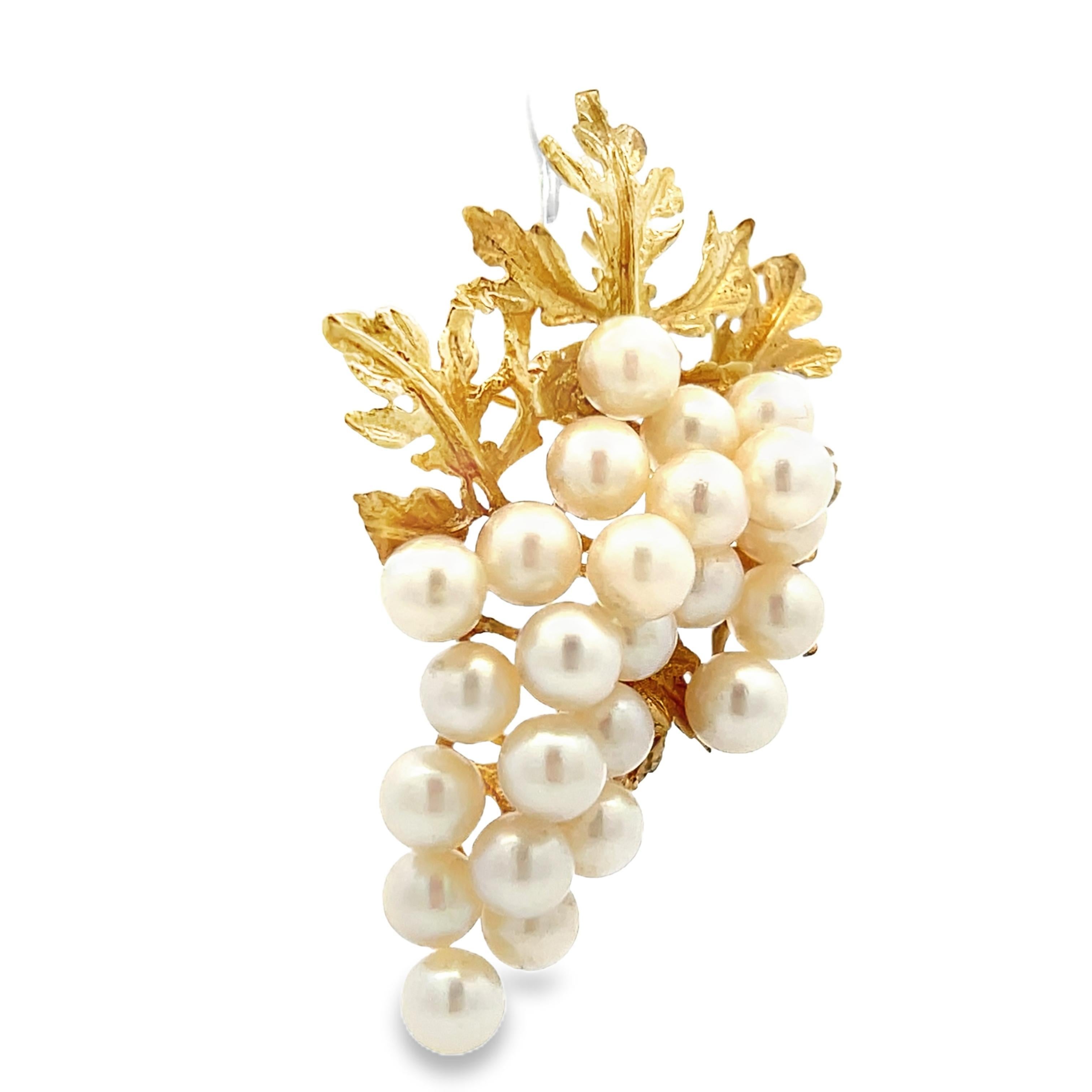 Spilla/pendente in oro giallo 14k e perle Akoya da 5 mm a grappolo in vendita 3