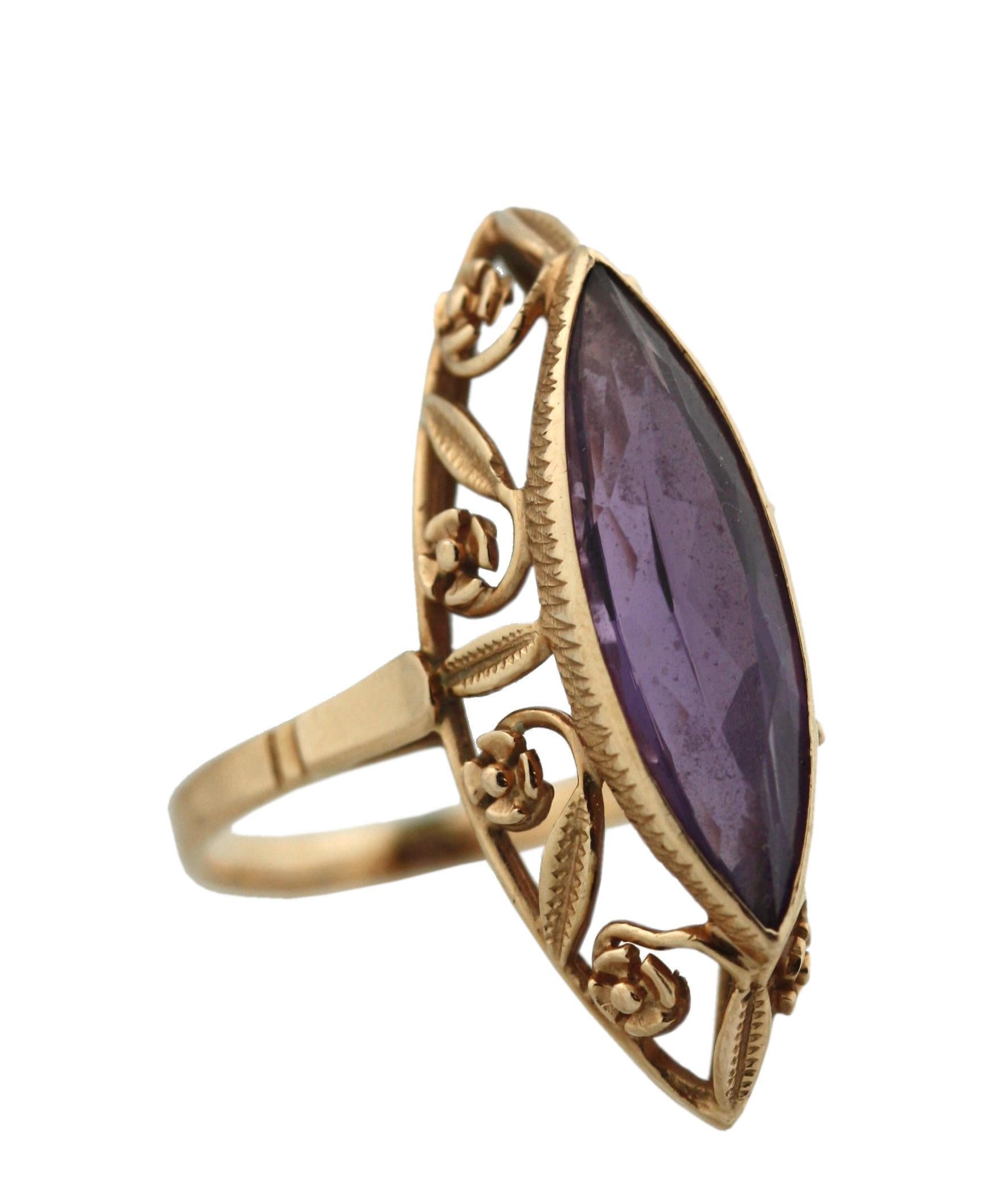 14K Yellow Gold and Amethyst Ring In Good Condition For Sale In Palm Beach, FL