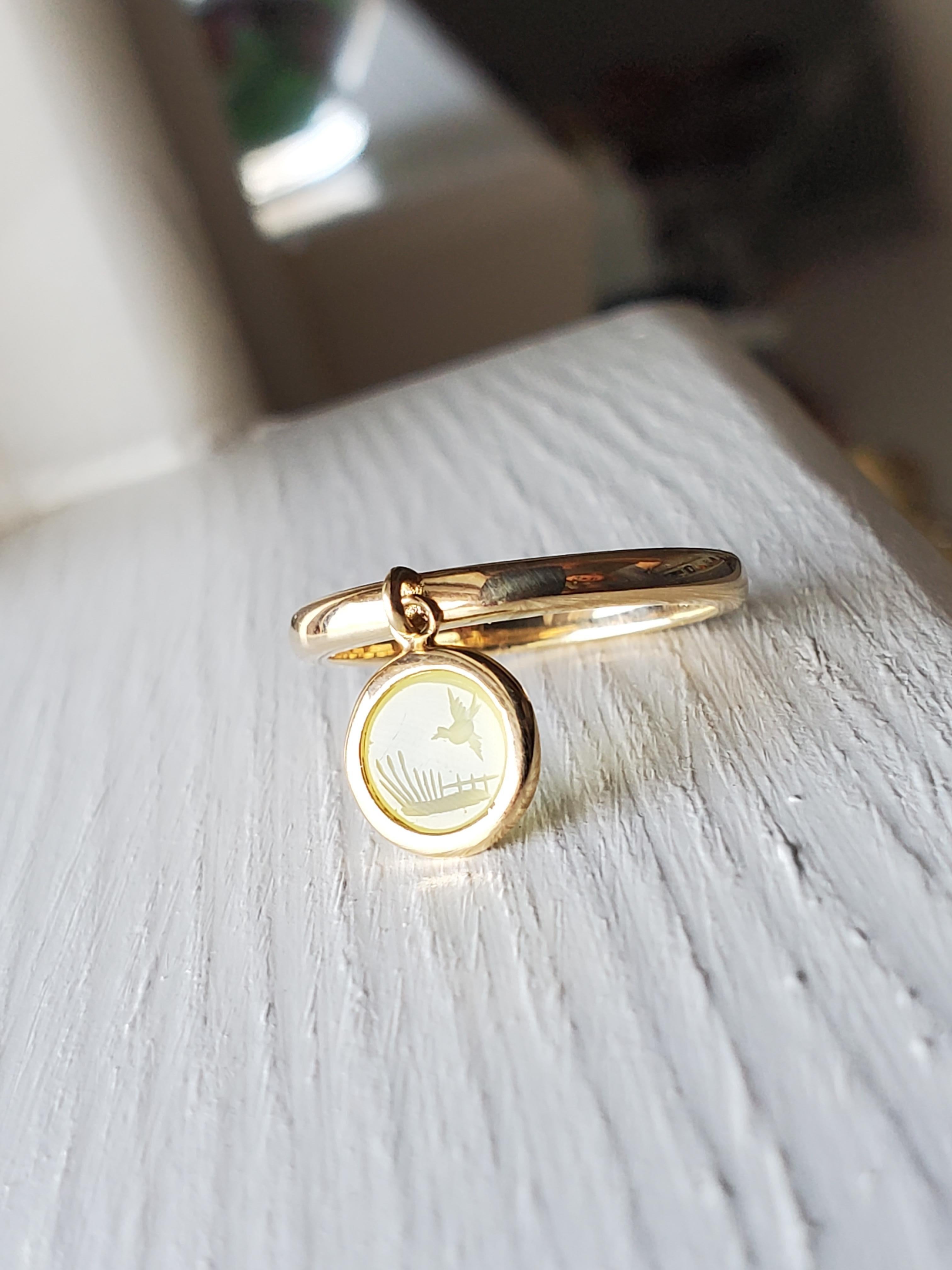 Anello Charme Antiques e oro giallo 14k con sigillo in vendita 1