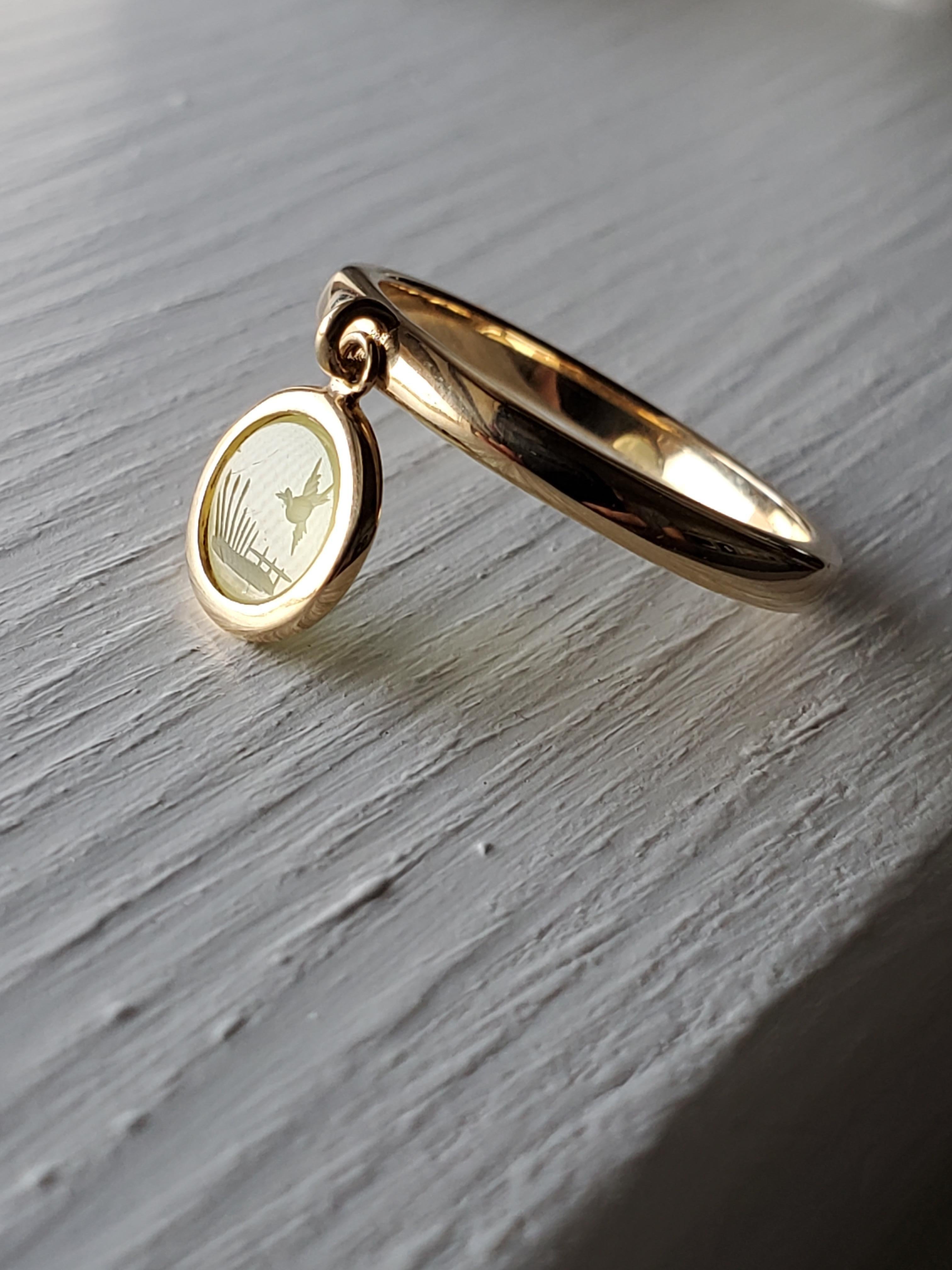 Anello Charme Antiques e oro giallo 14k con sigillo in vendita 2