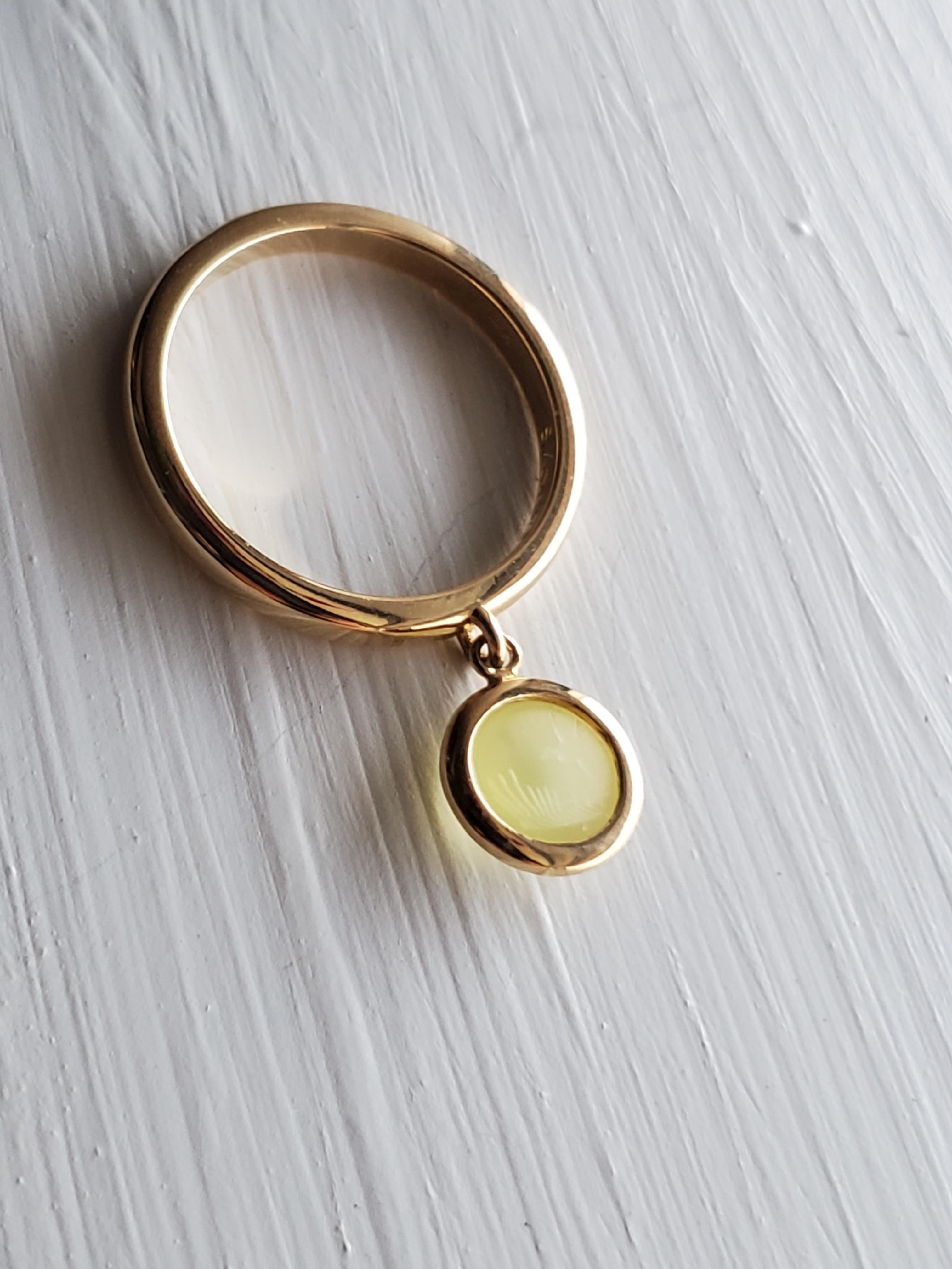 Anello Charme Antiques e oro giallo 14k con sigillo in vendita 3