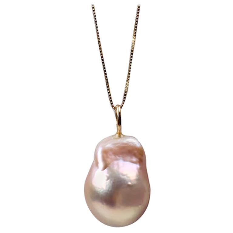 14k yellow gold and baroque rose pearl necklace  For Sale