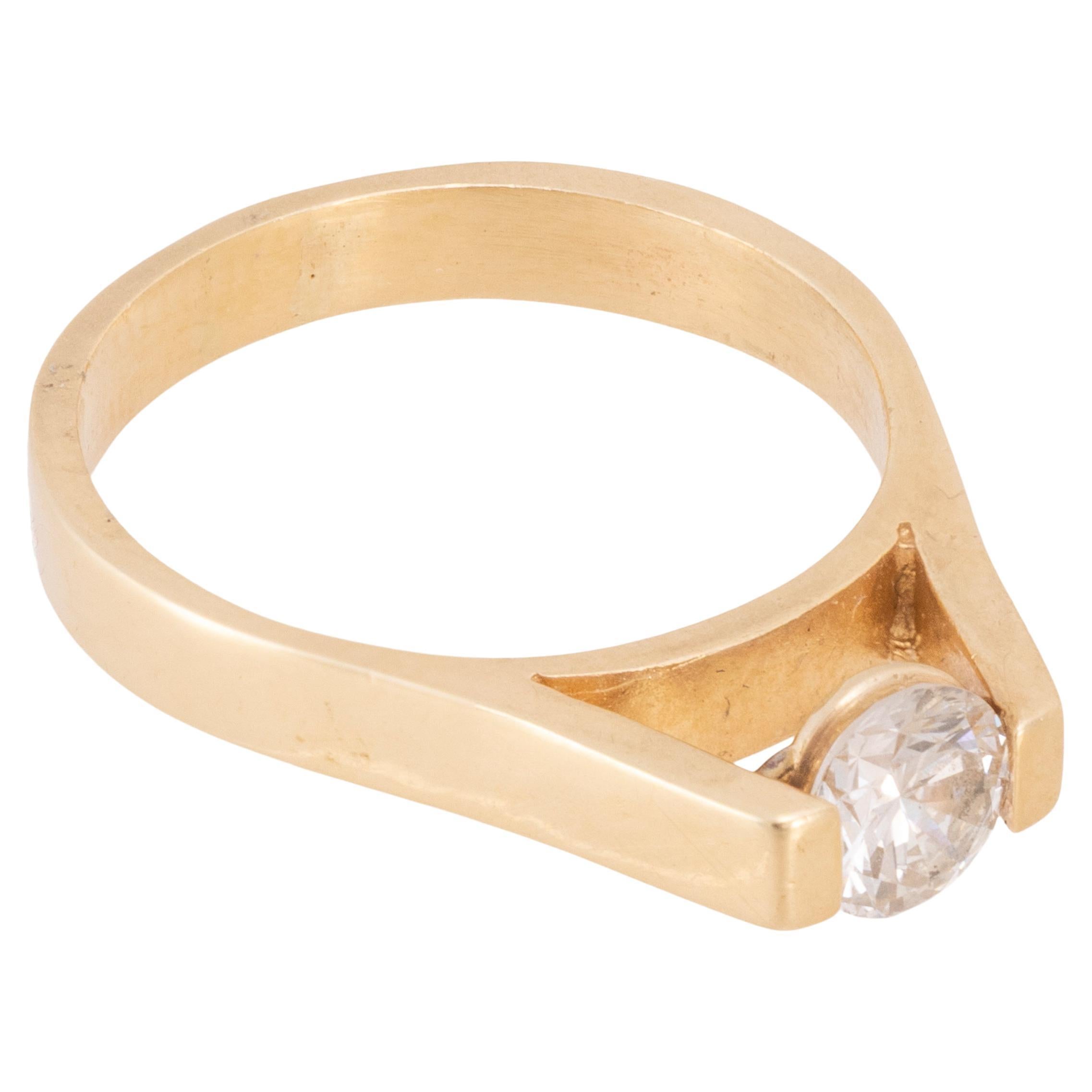 14K Yellow Gold and Bezel Set Vintage Diamond Engagement Ring en venta