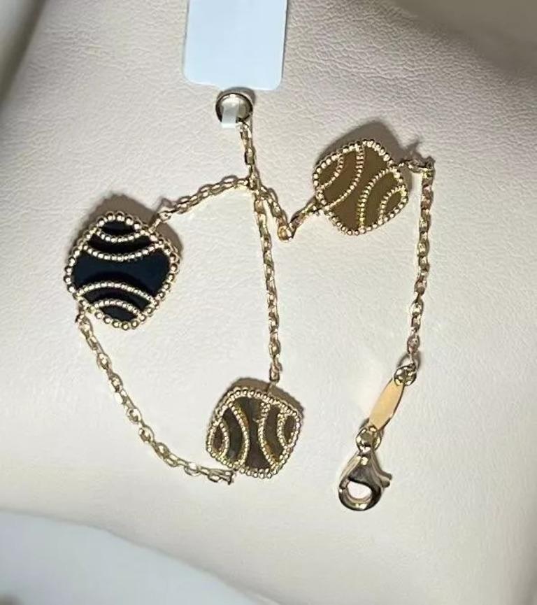 Women's 14K Yellow Gold and Black Onyx Chain Bracelet For Sale