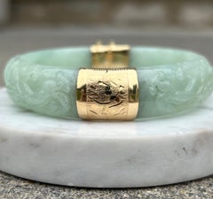 Bracciale in oro giallo 14k e giadeite verde intagliata