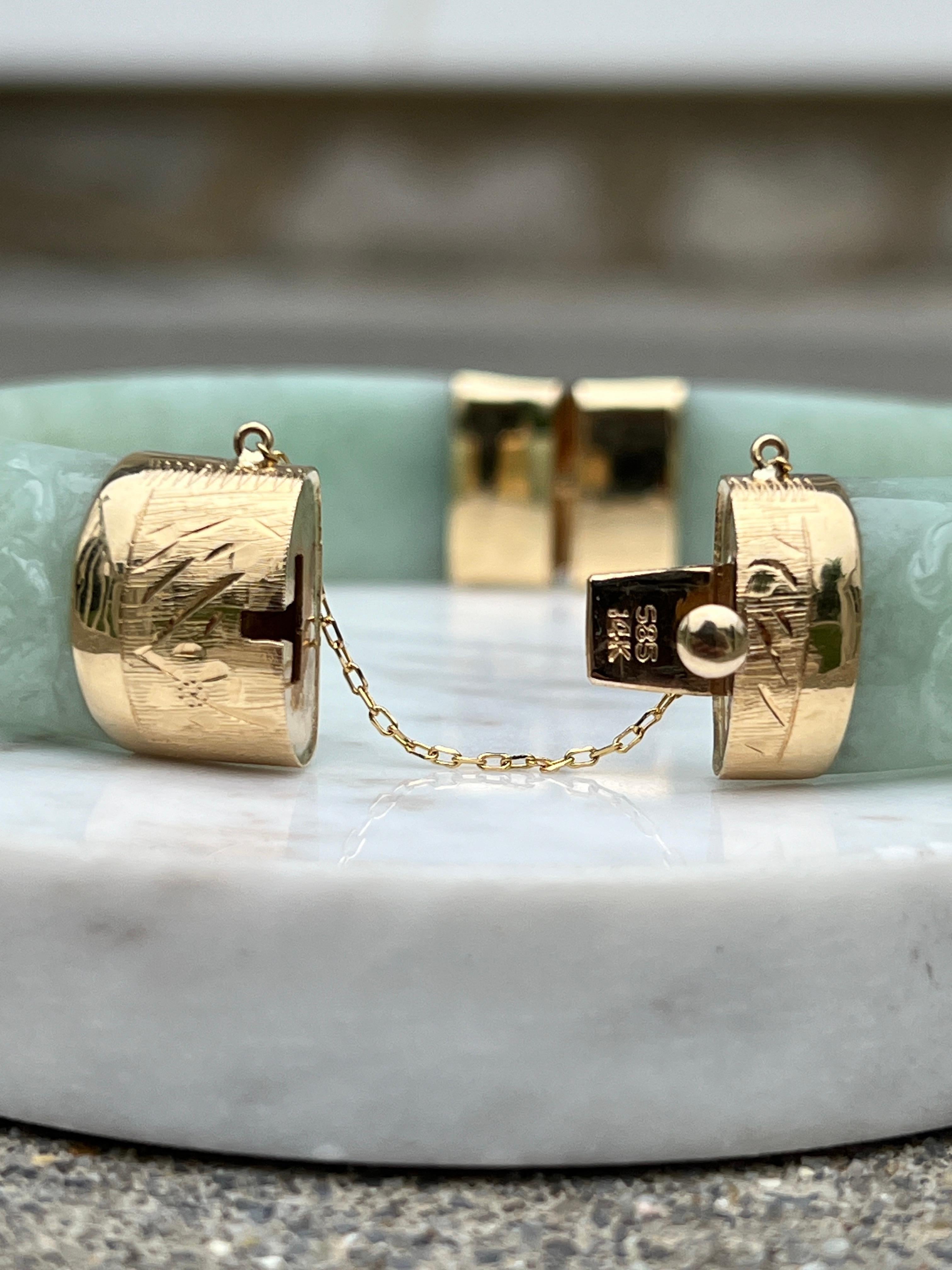 14k Yellow Gold and Carved Green Jadeite Bangle 2