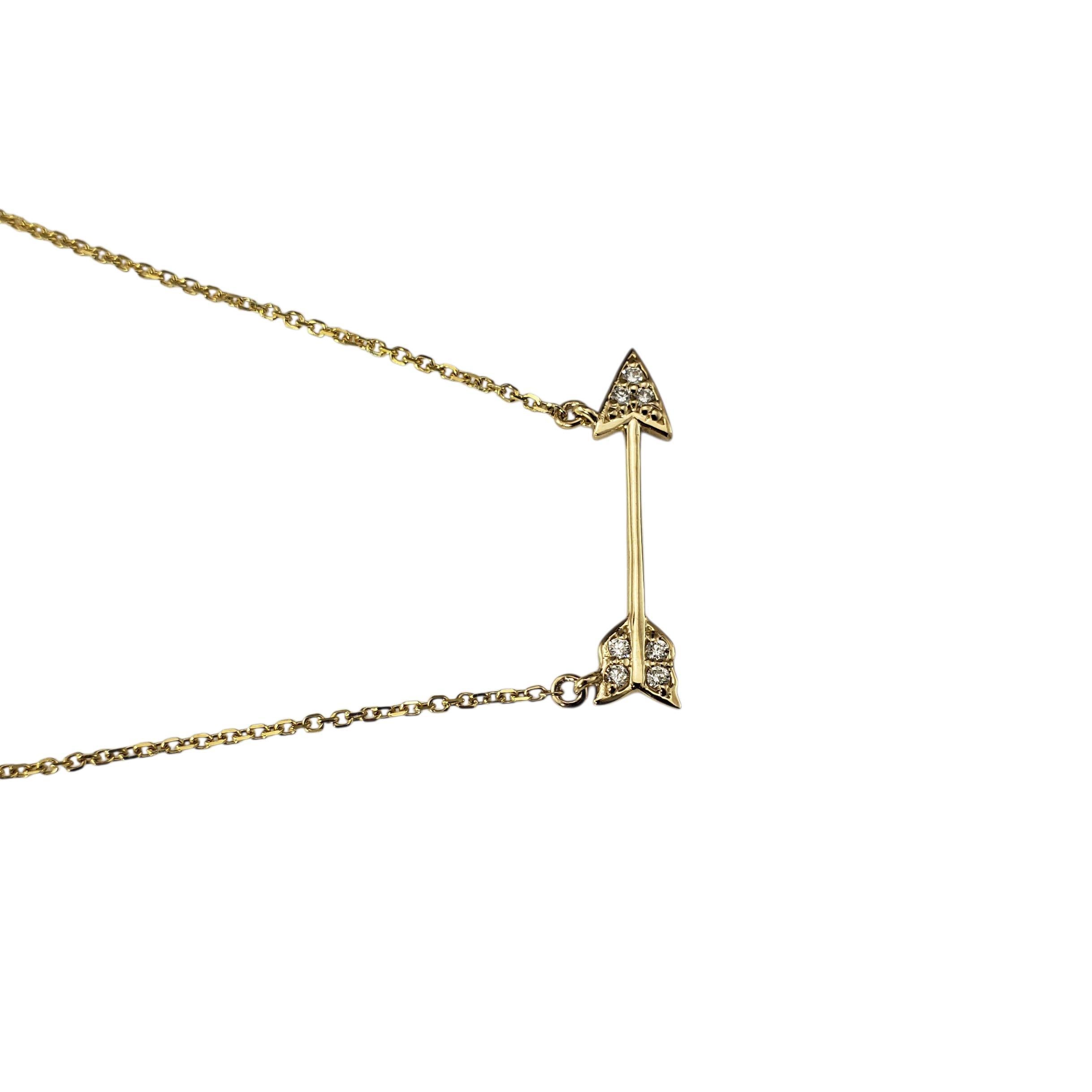 Taglio brillante Collana Arrow in oro giallo 14K e diamanti #23190 in vendita
