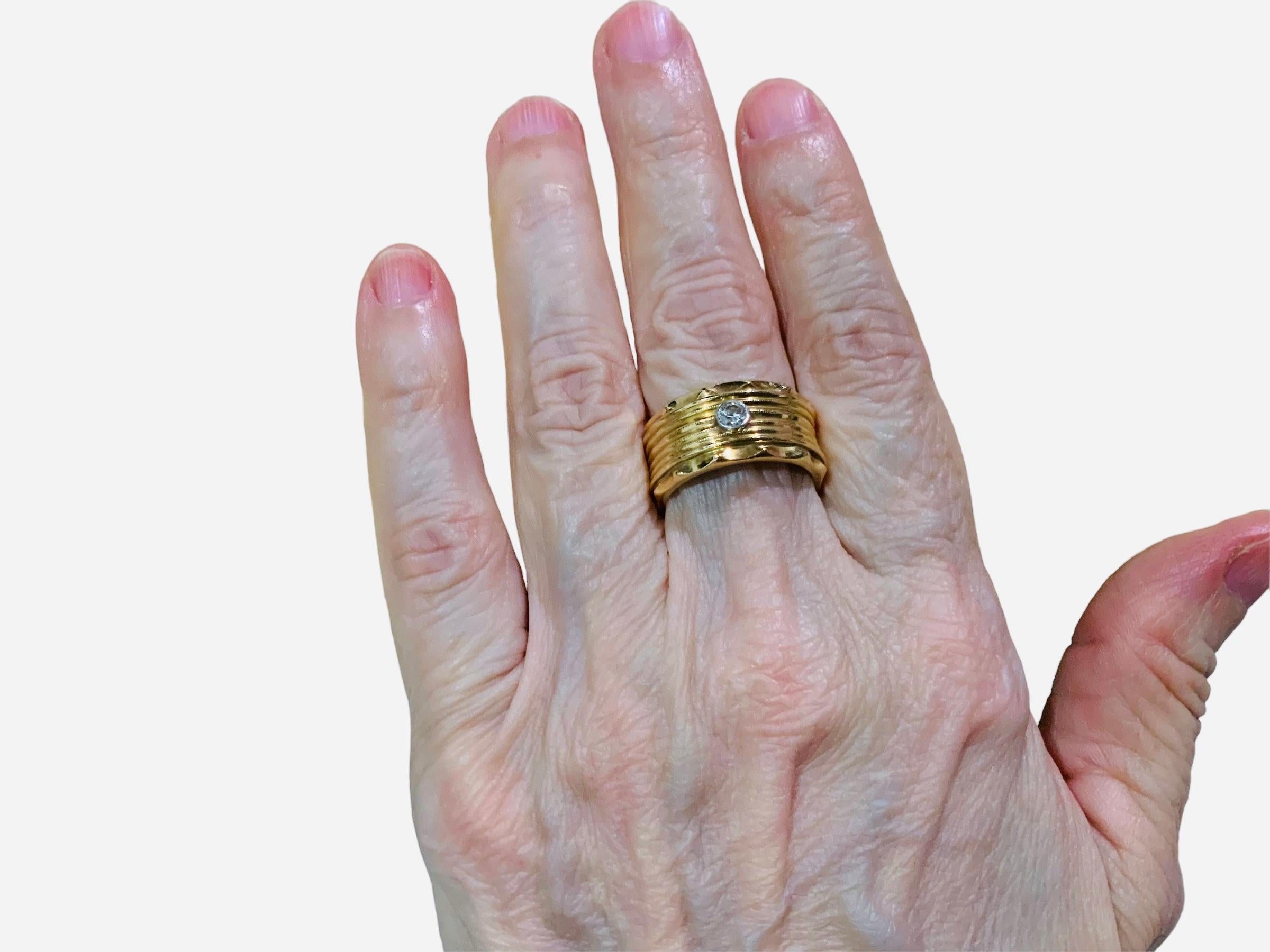  14 Karat Gelbgold und Diamant-Ring für Damen oder Herren im Angebot