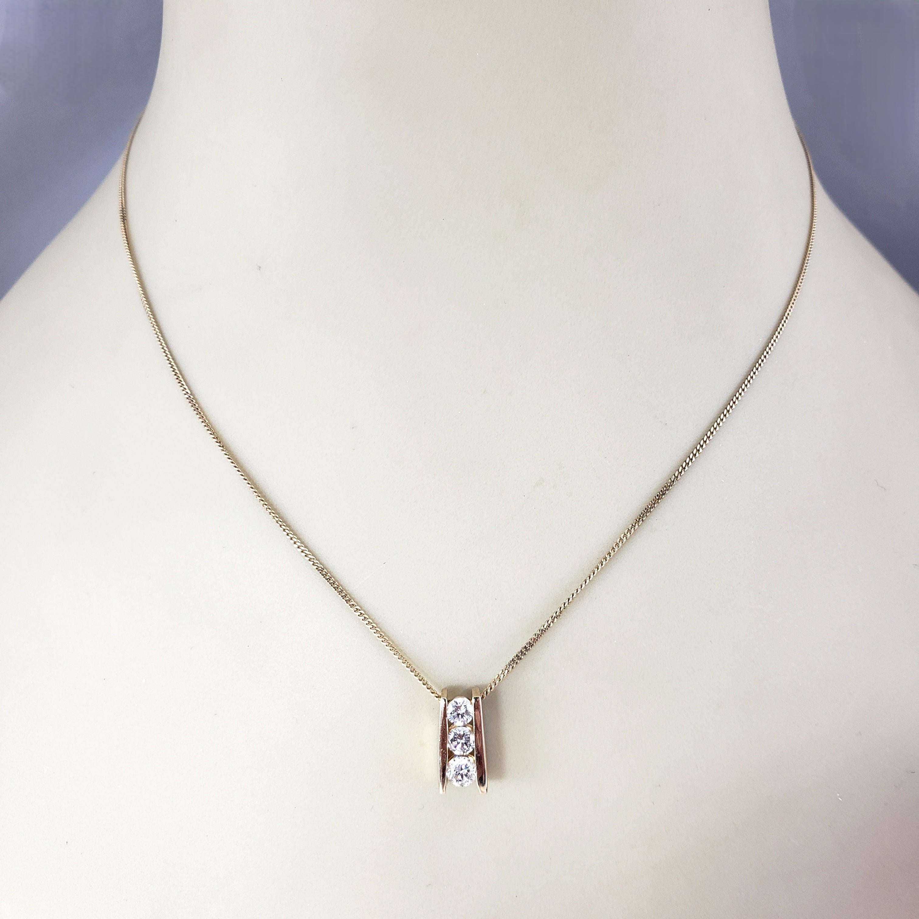 Taille brillant Pendentif Barre en or jaune 14K et diamants #23032 en vente