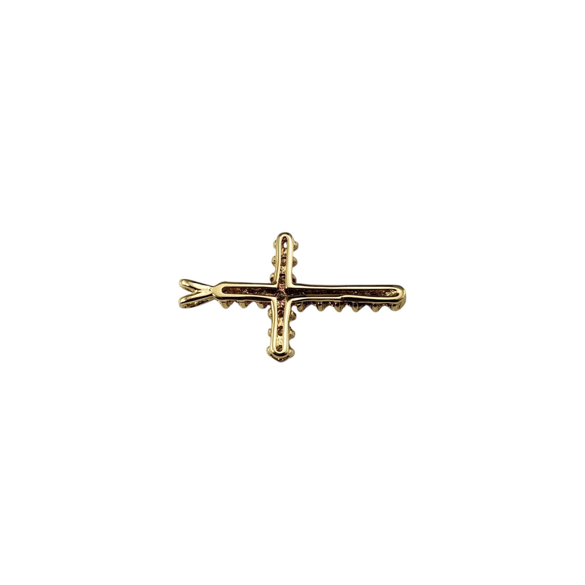 Taille brillant Pendentif croix en or jaune 14 carats et diamants n°20405 en vente