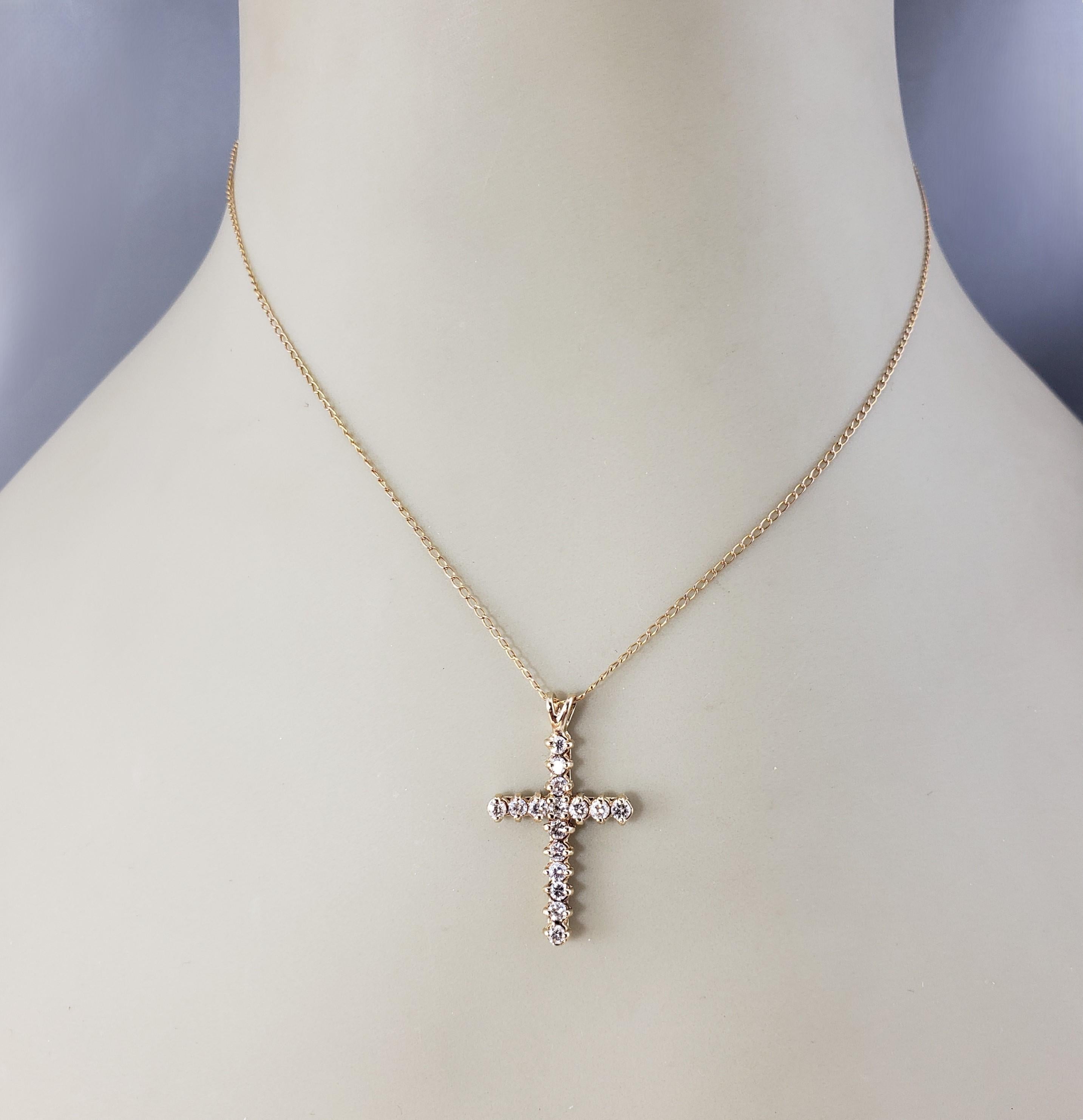 Pendentif croix en or jaune 14 carats et diamants n°20405 Pour femmes en vente