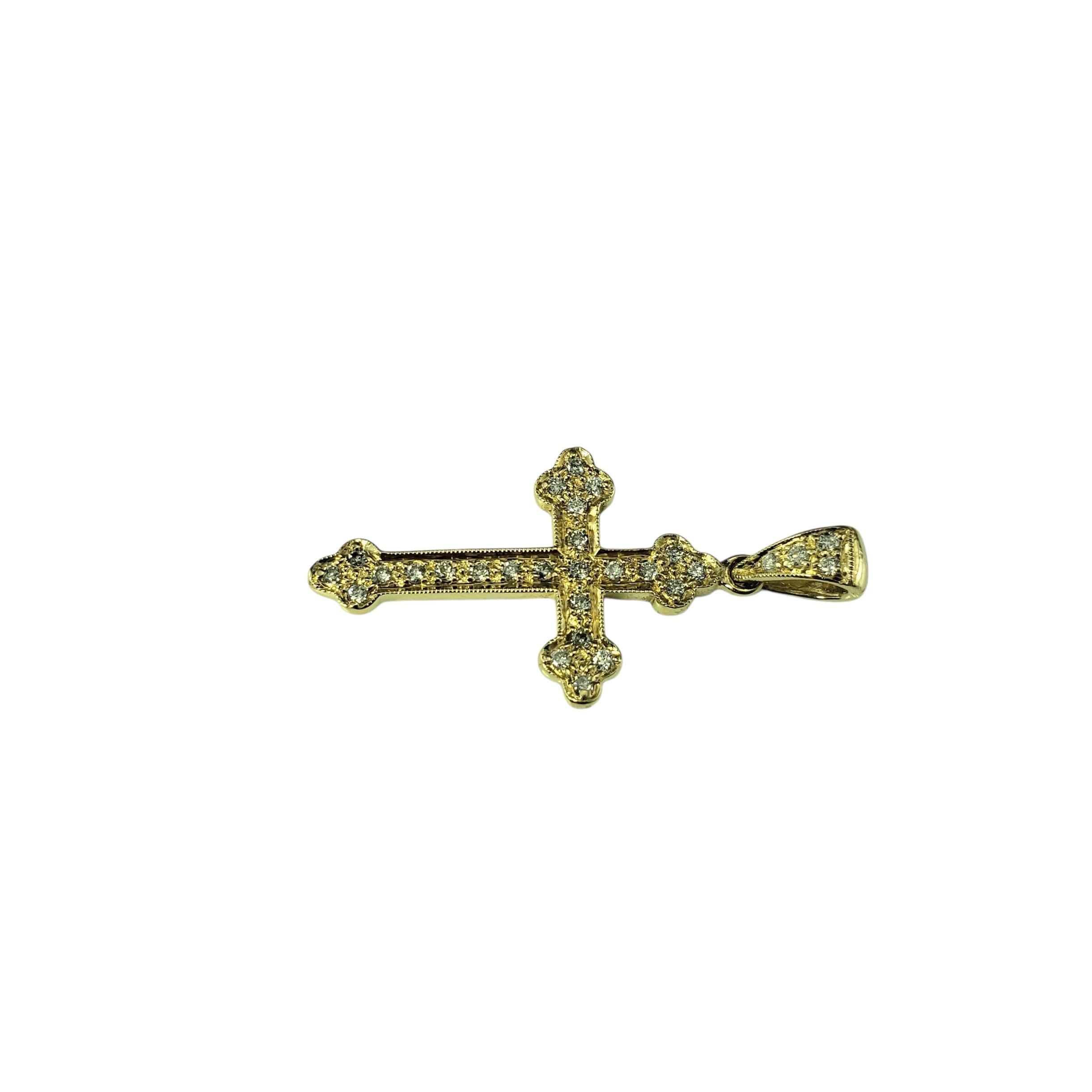 Pendentif croix en or jaune 14 et diamants

Classique et rayonnant, ce pendentif en forme de croix est réalisé en or jaune 14 carats et serti de 29 diamants ronds de taille brillante, ajoutant la juste dose d'éclat.

Poids total approximatif des