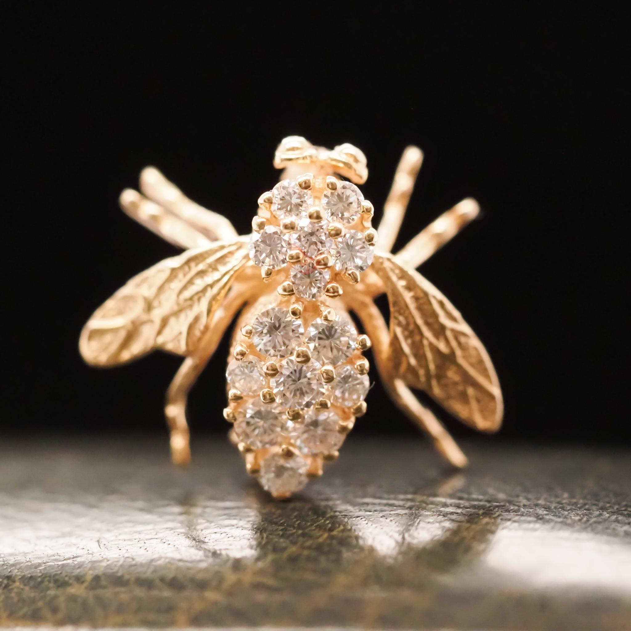 14K Yellow Gold and Diamond Fly Brooch Pin For Sale 5
