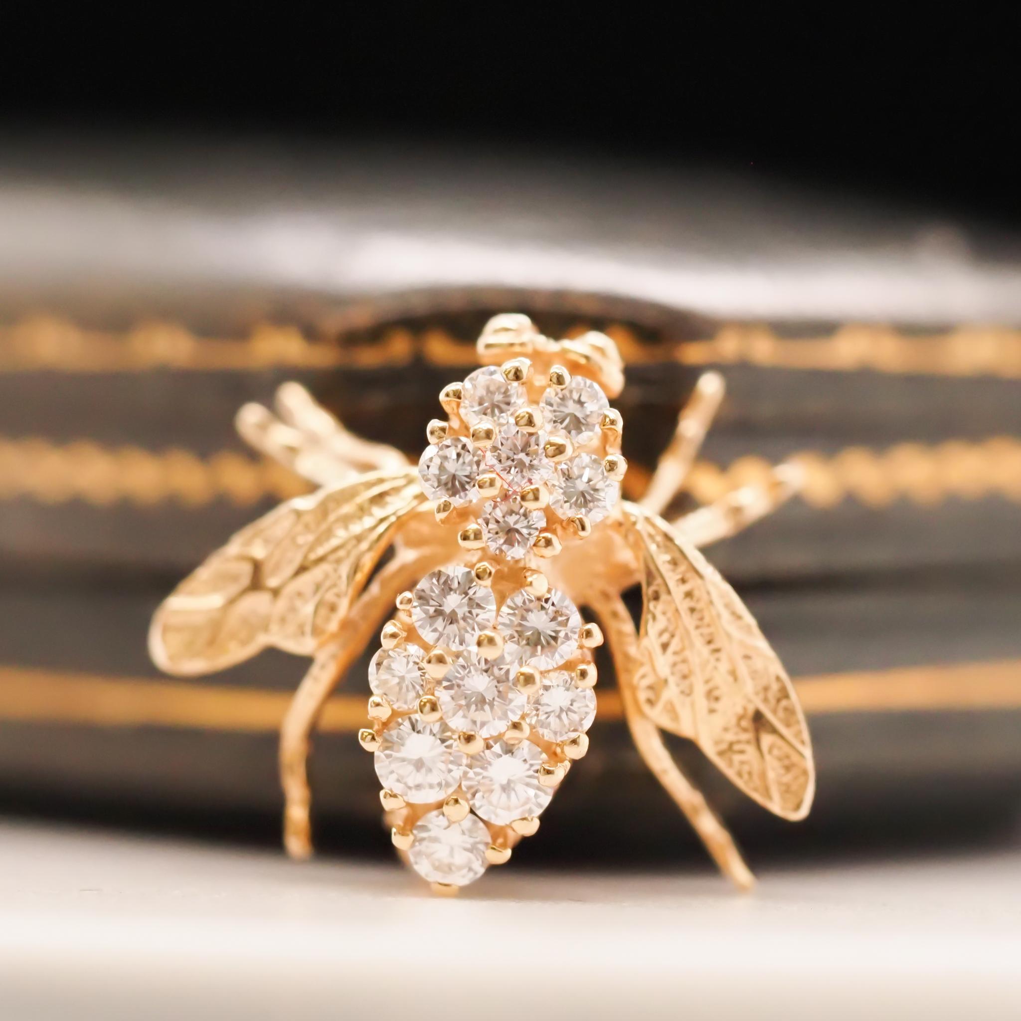 14K Yellow Gold and Diamond Fly Brooch Pin For Sale 1