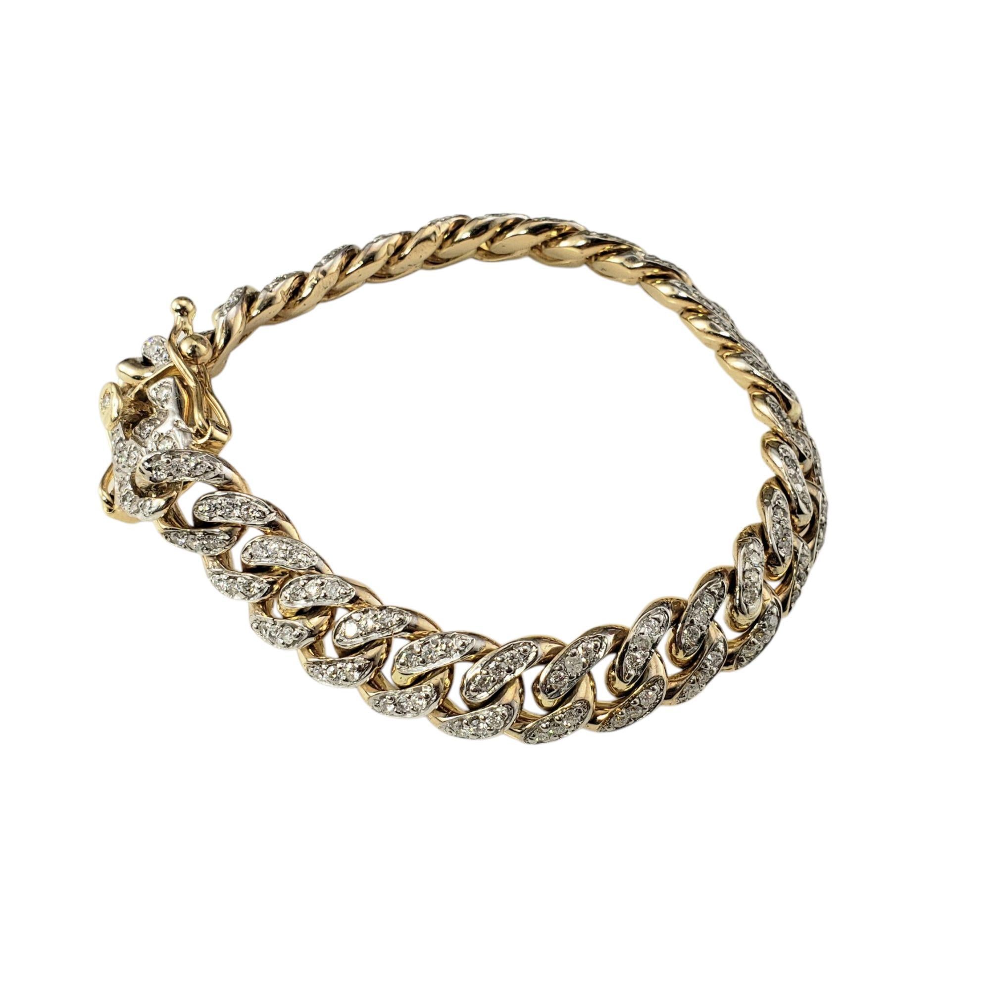 Pulsera de eslabones de oro amarillo de 14 quilates y diamantes JAGi Certified-

Añade un lujo atemporal a tu colección con esta impresionante pulsera de eslabones de oro amarillo de 14 quilates, con 177 brillantes diamantes redondos de talla