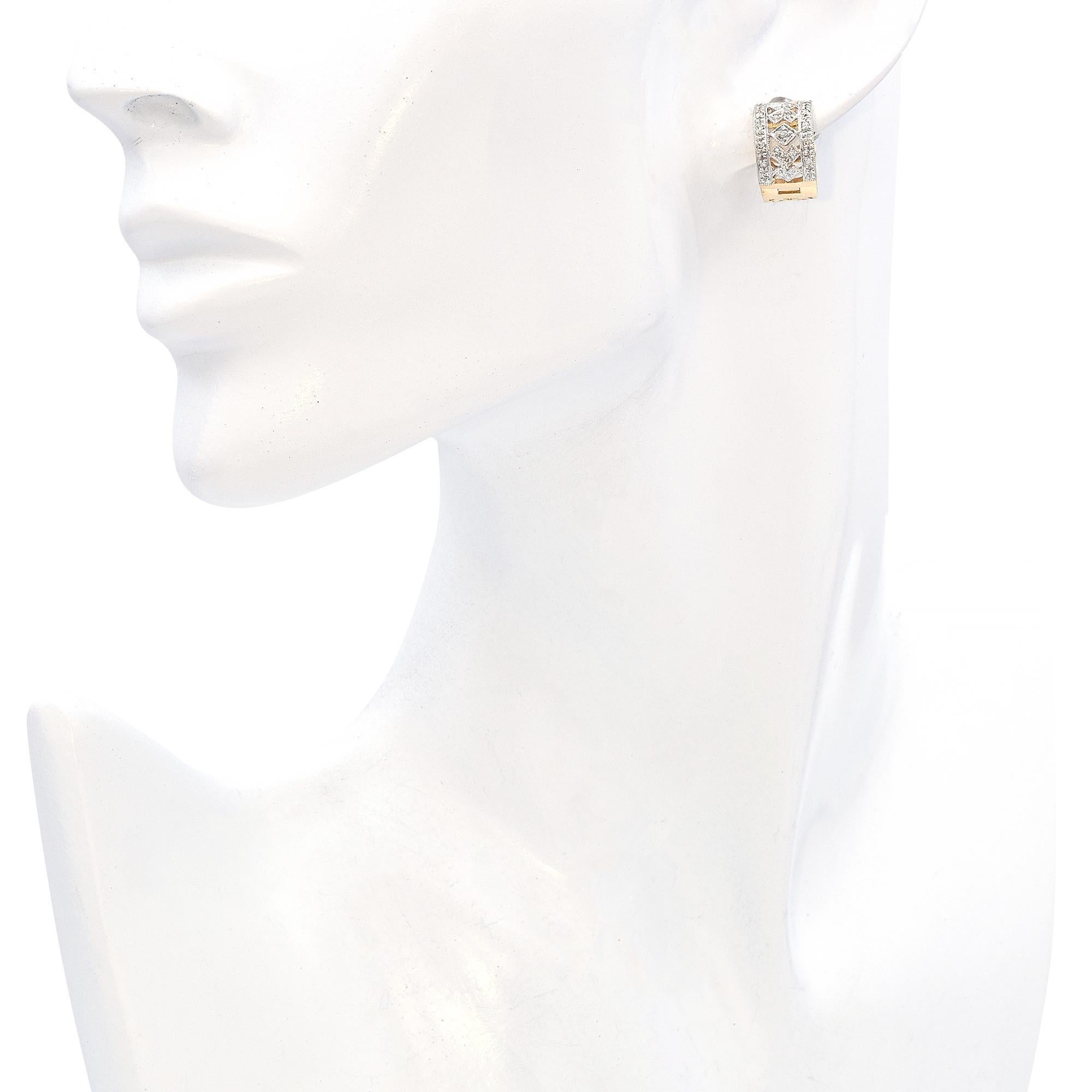 Taille ronde Boucles d'oreilles à motif en or jaune 14 carats et diamants en vente