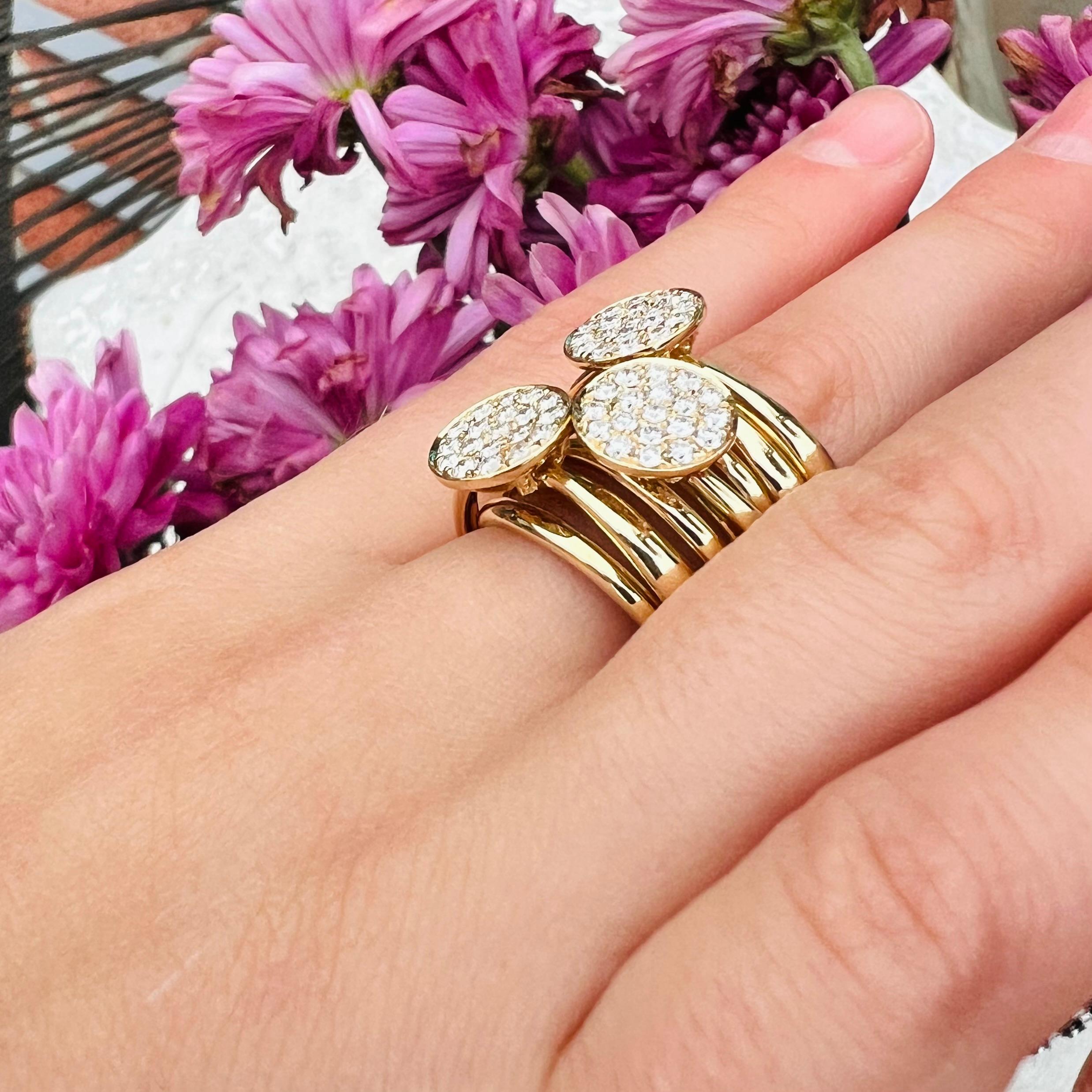 Round Cut 14k Yellow Gold and Diamond Ring For Sale