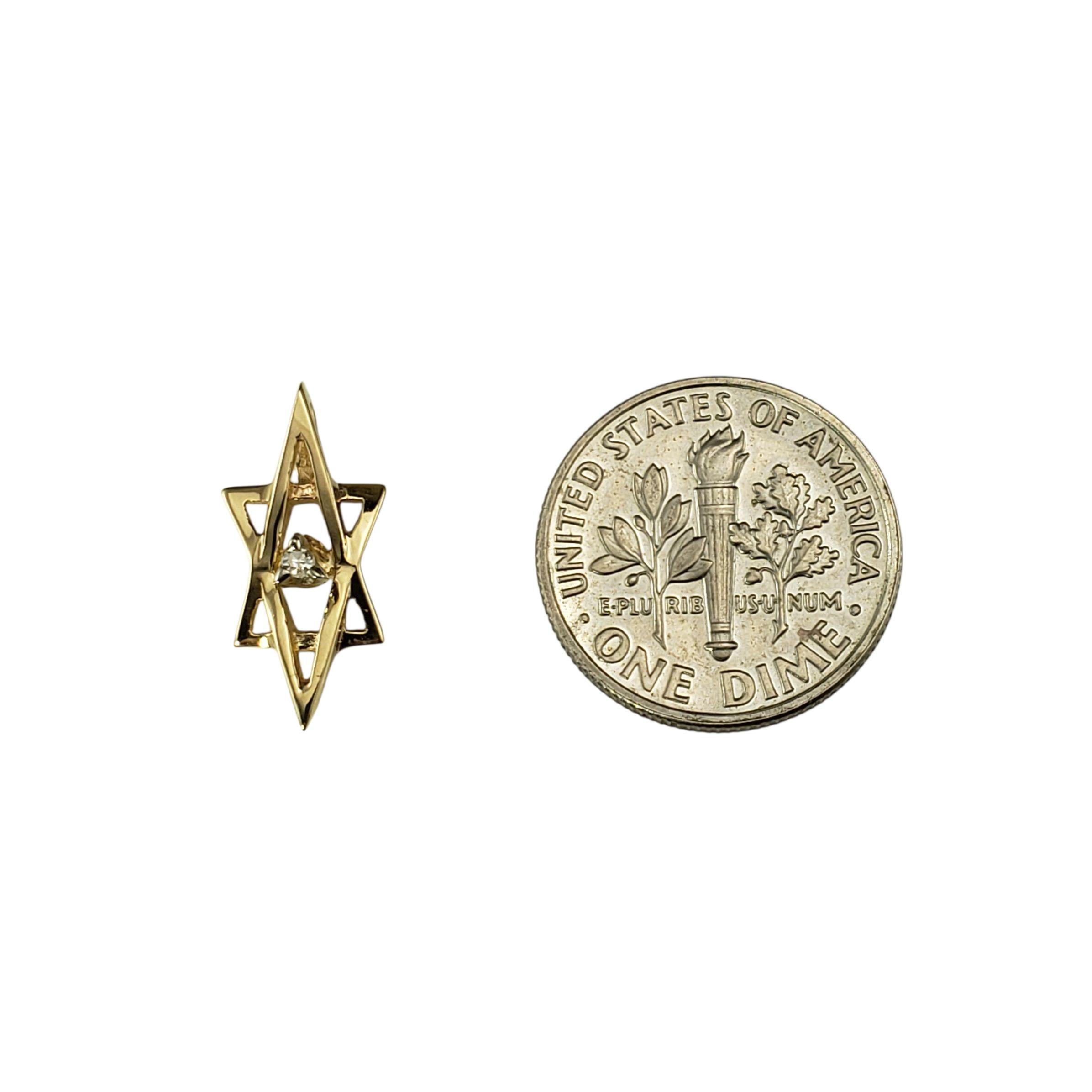 Ciondolo con stella di David in oro giallo 14K e diamanti #23465 In condizioni buone in vendita a Washington Depot, CT