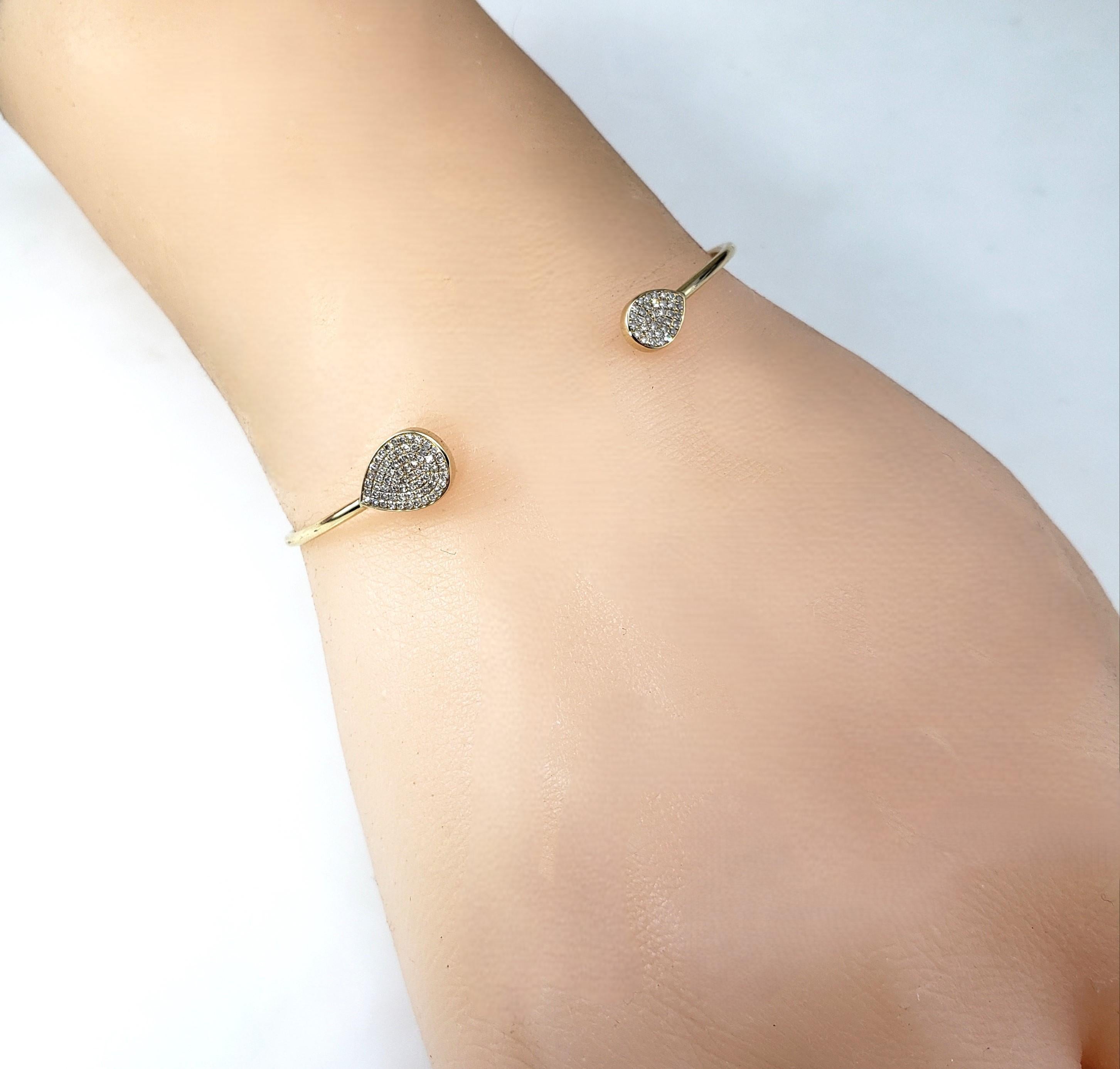 14K Gelbgold und Diamant Tropfen-Manschettenarmband aus offenem Draht #20518 mit Tropfenmuster im Angebot 2