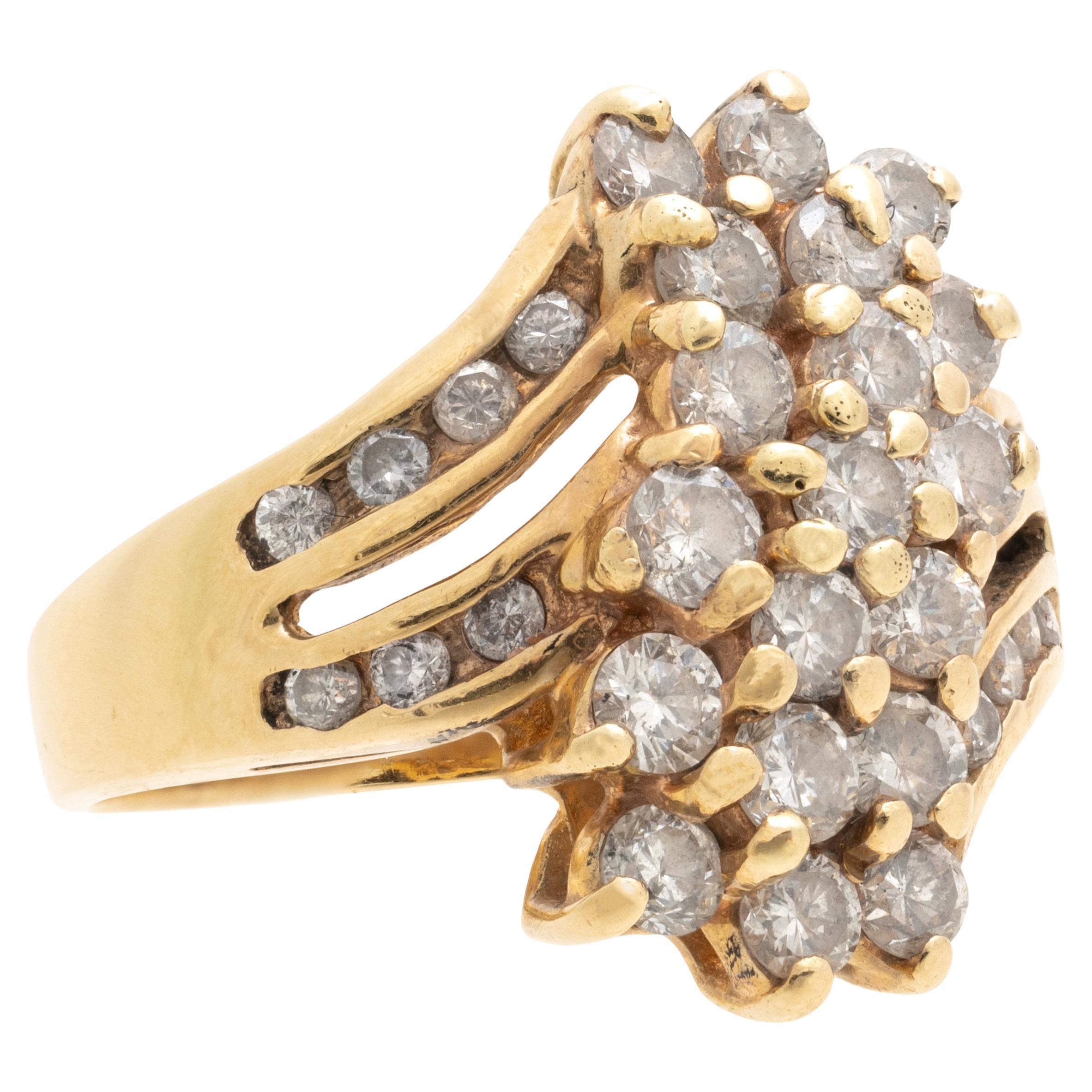 14K Yellow Gold and Diamond Vintage Estate Cluster Ring in vendita