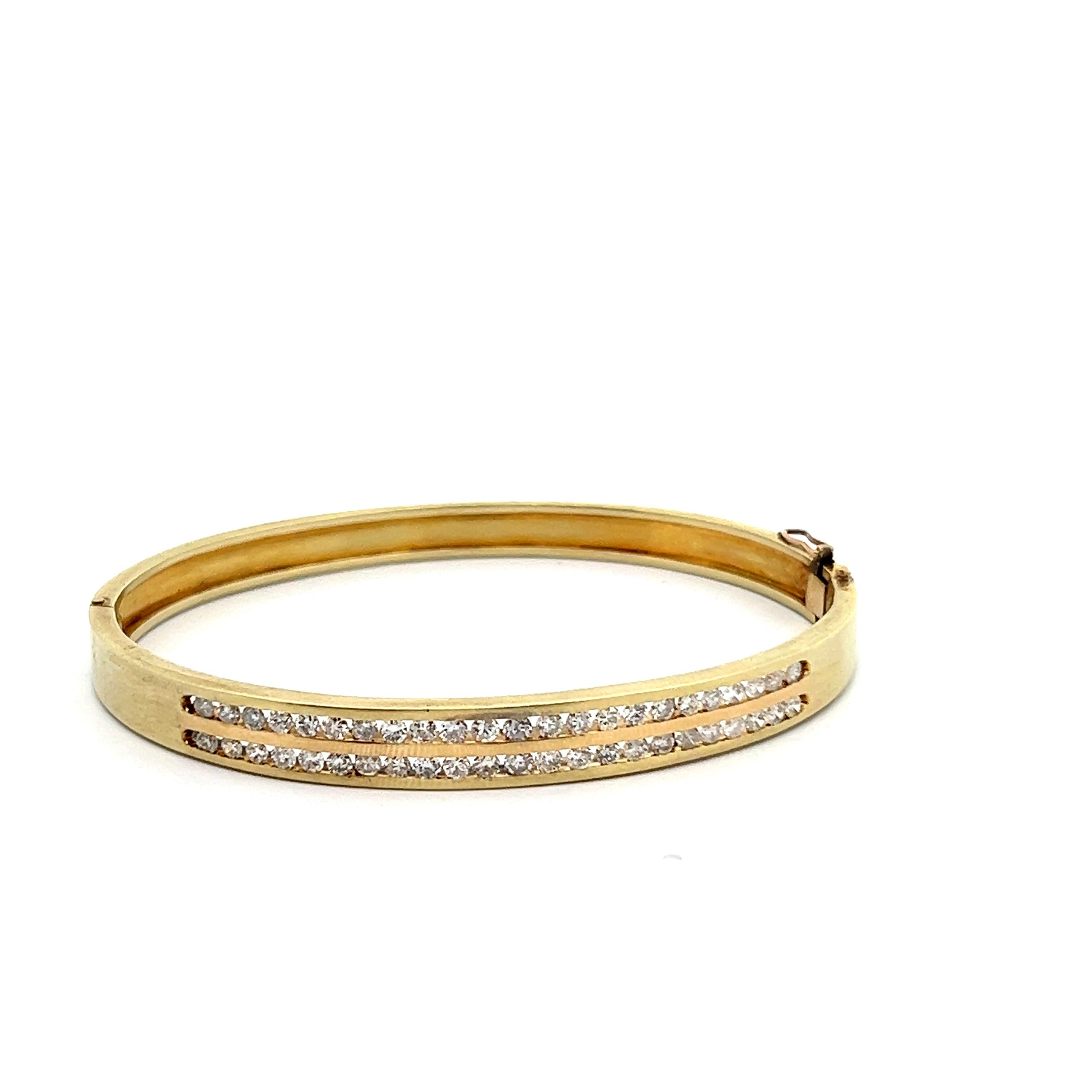 Contemporain Bracelet jonc en or jaune 14 carats et diamants  en vente