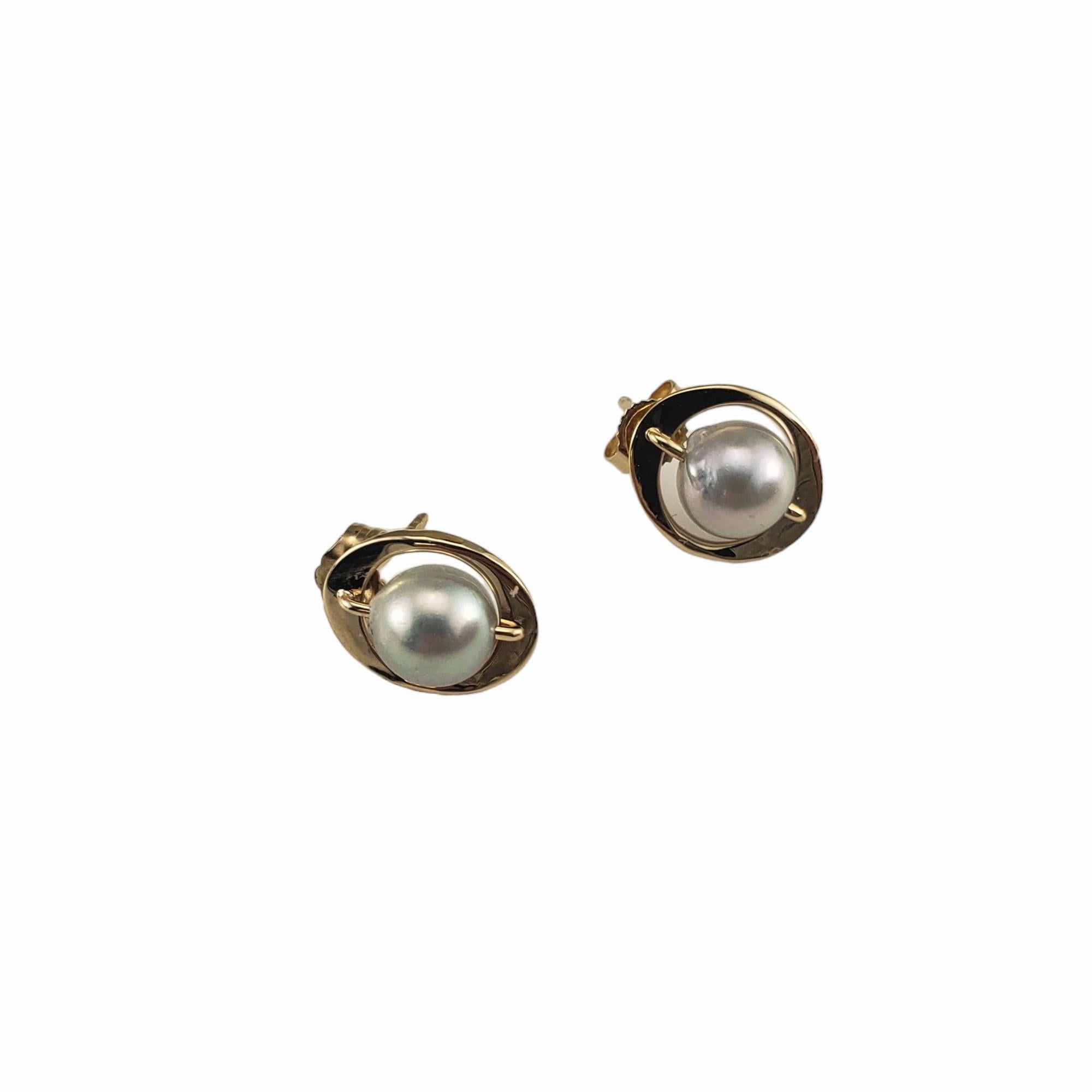 14K Yellow Gold and Gray Pearl Earrings #16386 In Good Condition For Sale In Washington Depot, CT