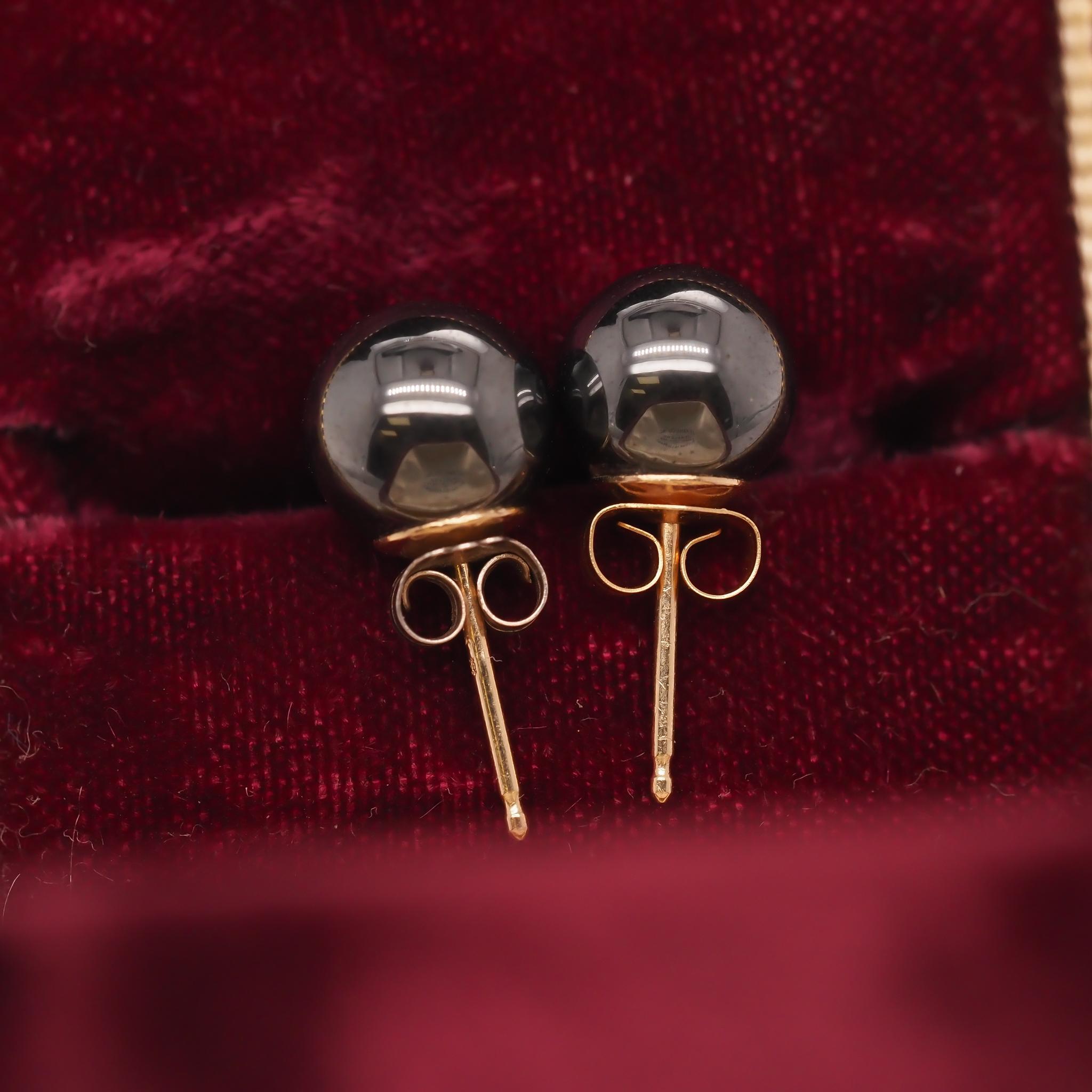 14K Yellow Gold and Hematite Vintage Earrings For Sale 2