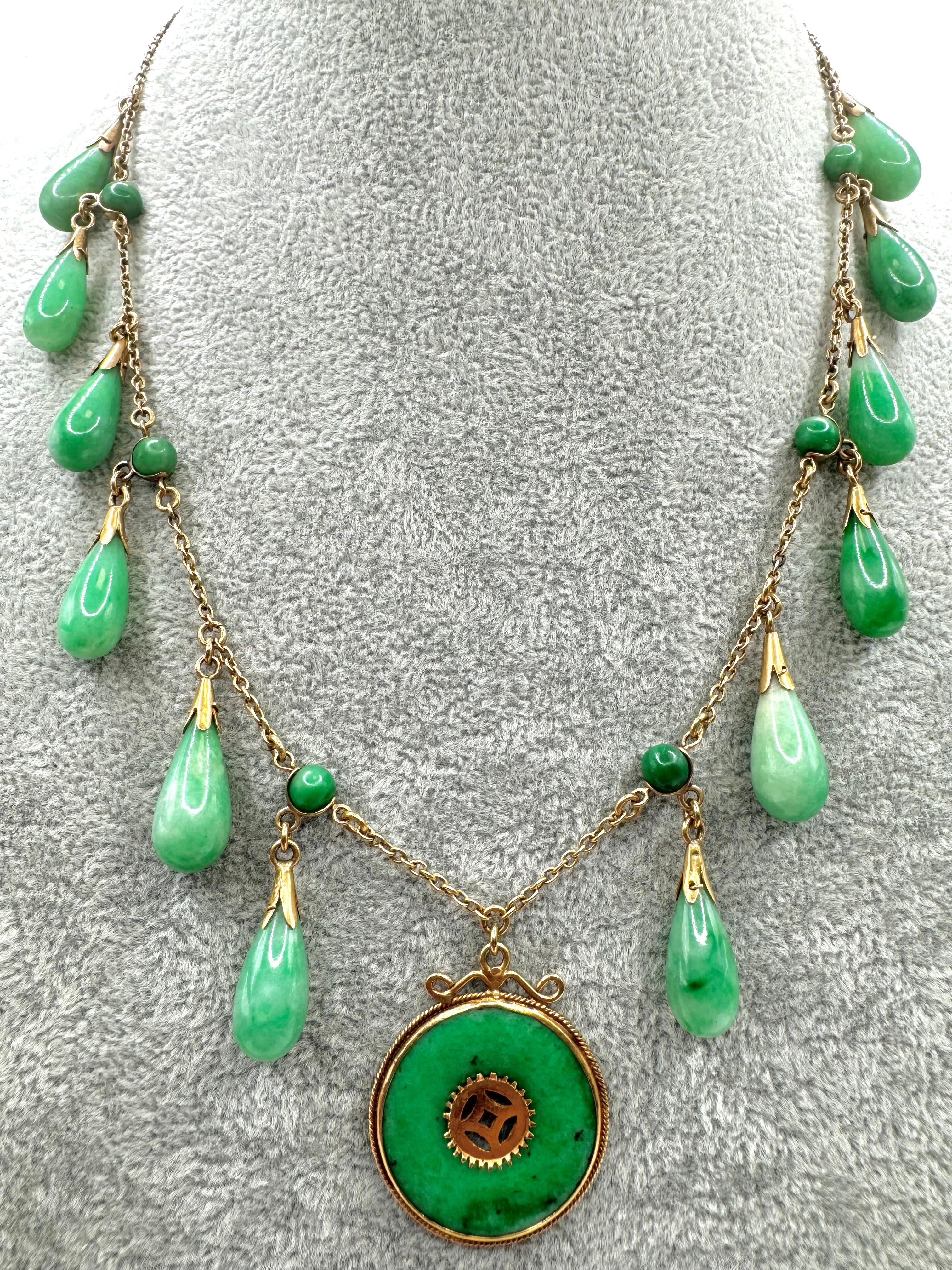 14K Yellow Gold and Jade Fringe Necklace with Chinese Symbol Disc Pendant Cuenta en venta
