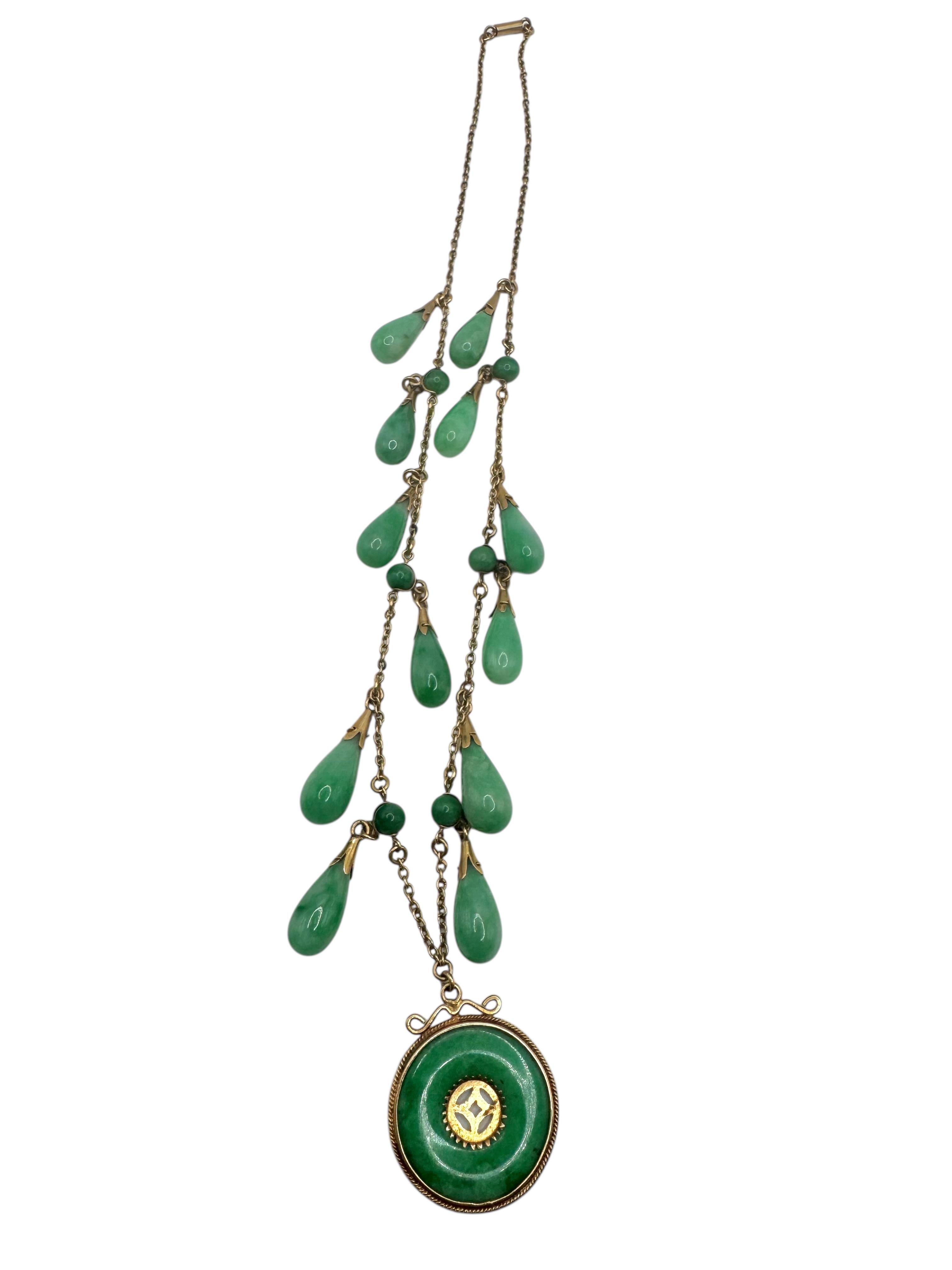 14K Yellow Gold and Jade Fringe Necklace with Chinese Symbol Disc Pendant en venta 2
