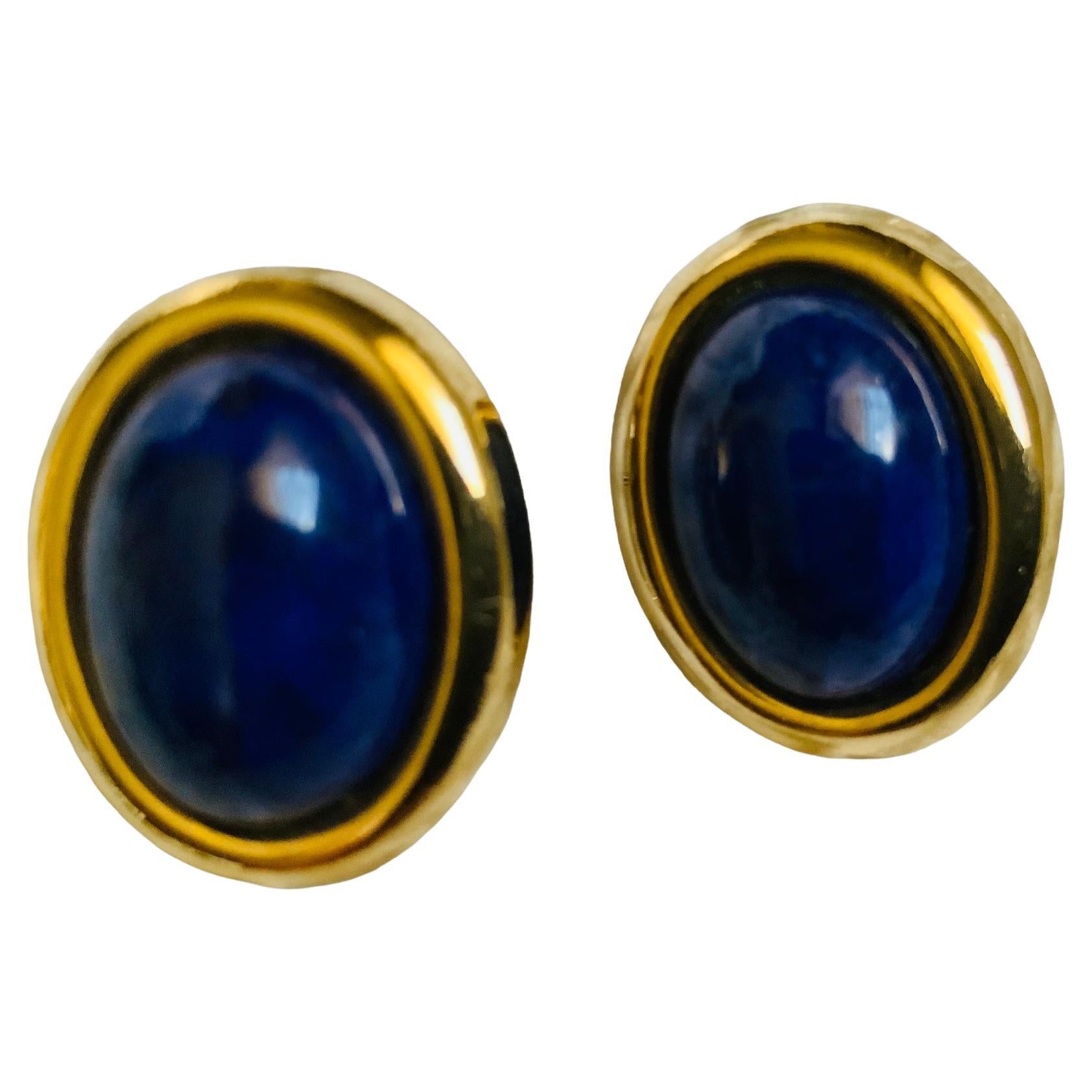 Taille ovale Paire de boucles d'oreilles clips en or jaune 14K et lapis-lazuli  en vente