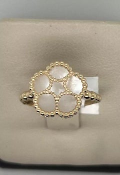 Bague en or jaune 14K et fleur de nacre