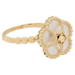 Bague en or jaune 14K et fleur de nacre